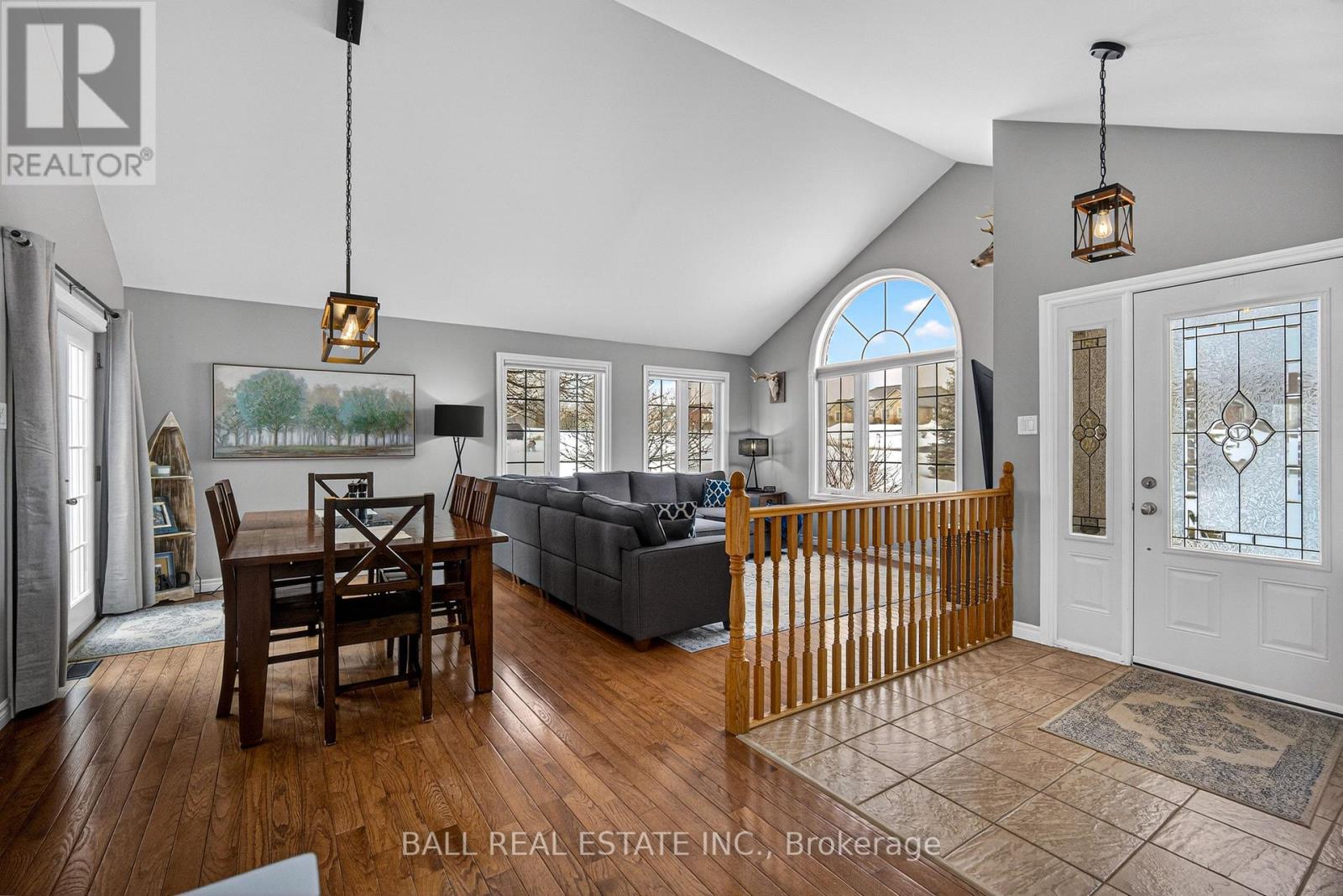 35 Applewood Drive, Trent Hills (Campbellford), Ontario  K0L 1L0 - Photo 4 - X12872076