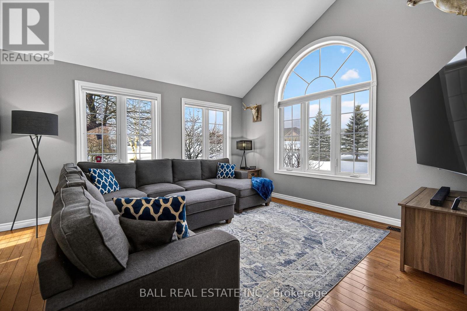 35 Applewood Drive, Trent Hills (Campbellford), Ontario  K0L 1L0 - Photo 5 - X12872076