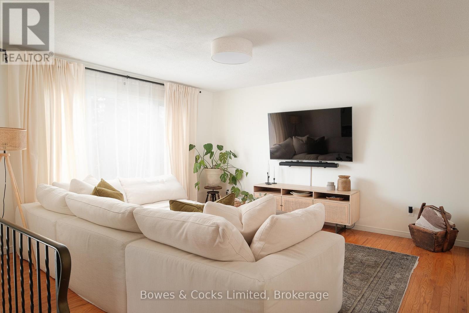 1712 Redwood Drive, Peterborough (Monaghan Ward 2), Ontario  K9K 1M3 - Photo 6 - X12872244