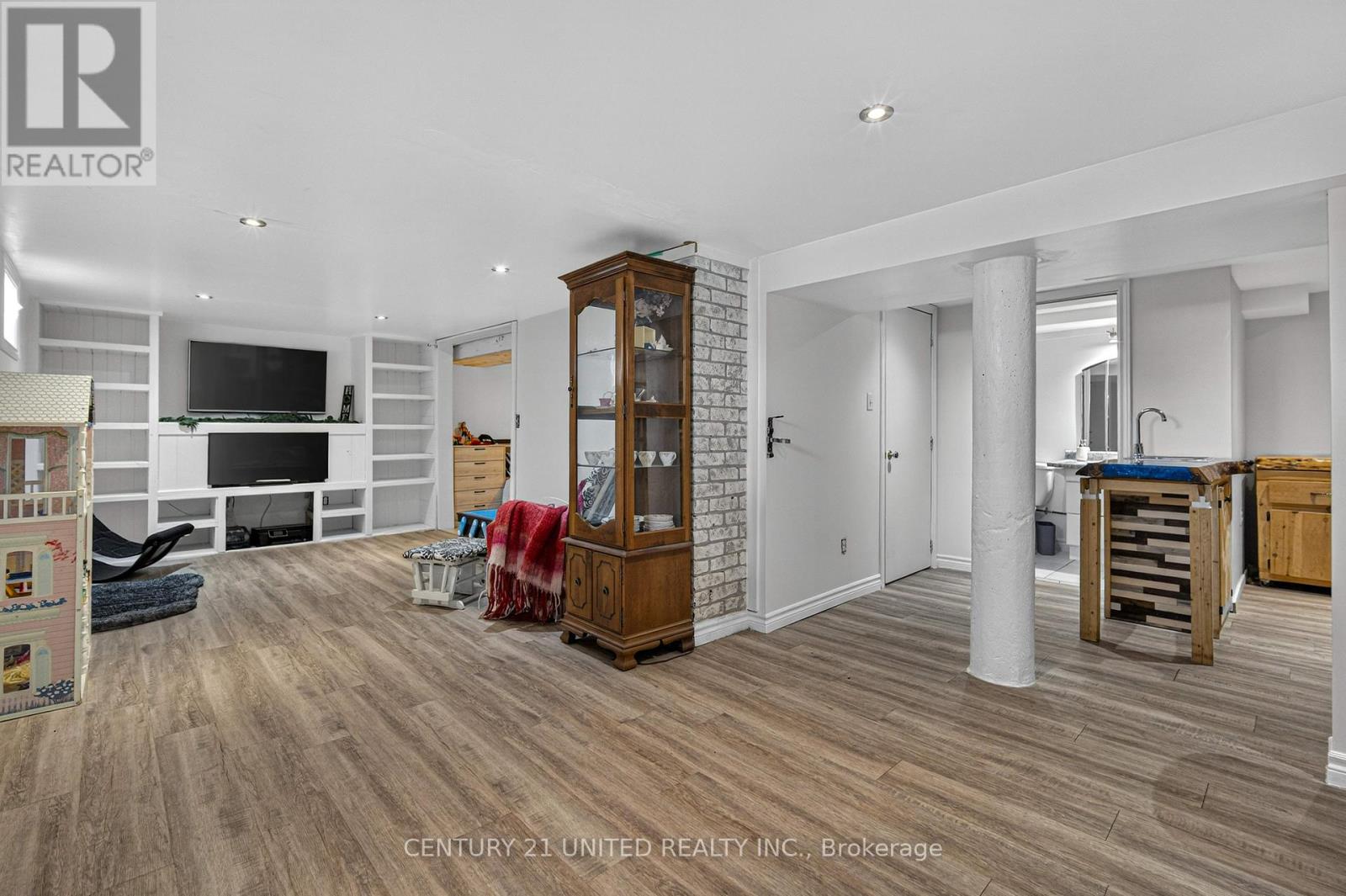 542 Mckellar Street, Peterborough (Otonabee Ward 1), Ontario  K9J 1R2 - Photo 11 - X12872492