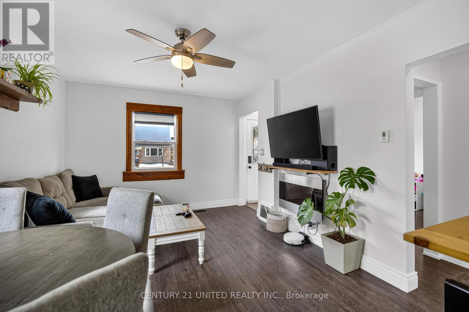 542 Mckellar Street, Peterborough (Otonabee Ward 1), Ontario  K9J 1R2 - Photo 4 - X12872492