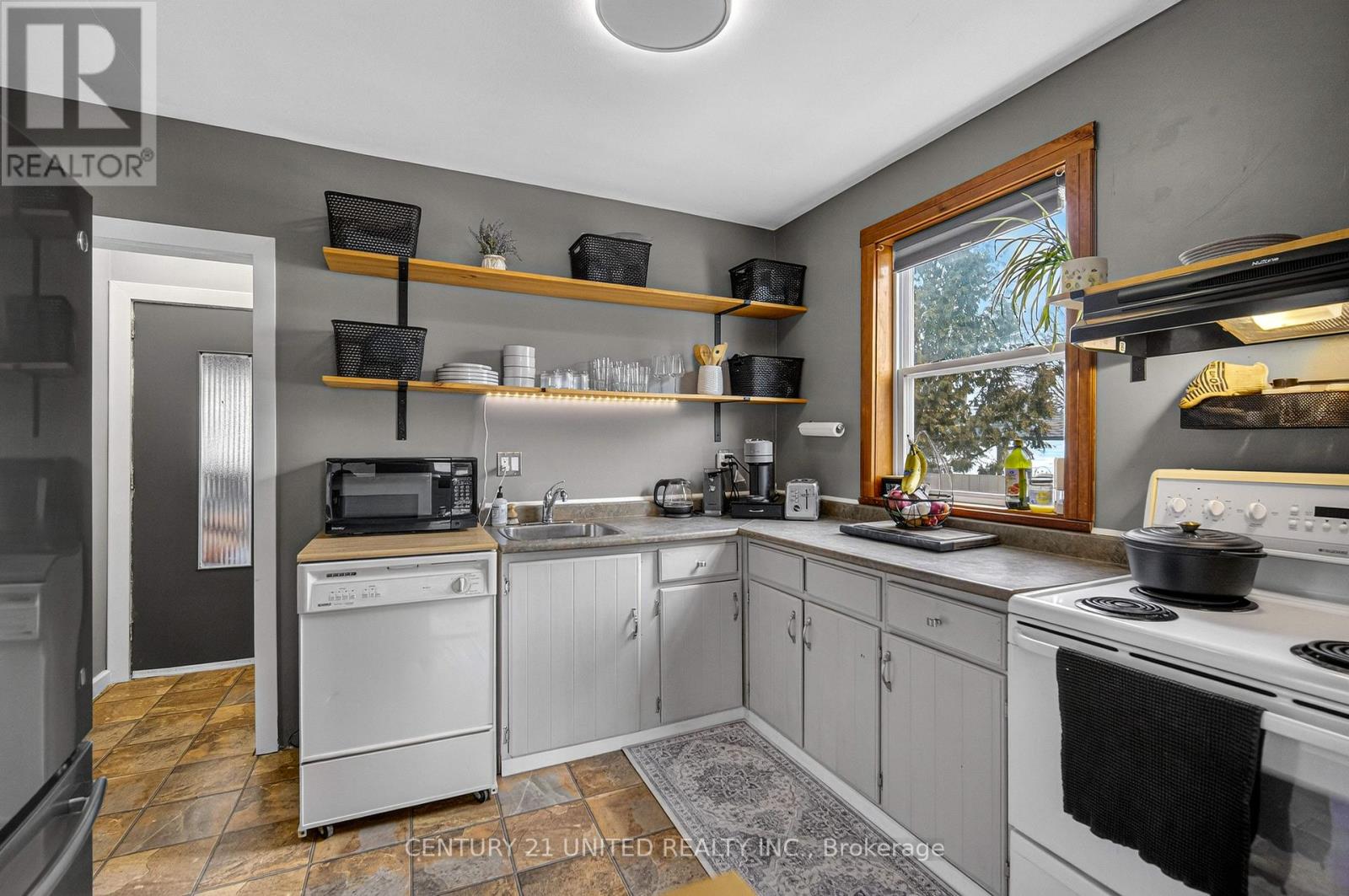 542 Mckellar Street, Peterborough (Otonabee Ward 1), Ontario  K9J 1R2 - Photo 6 - X12872492