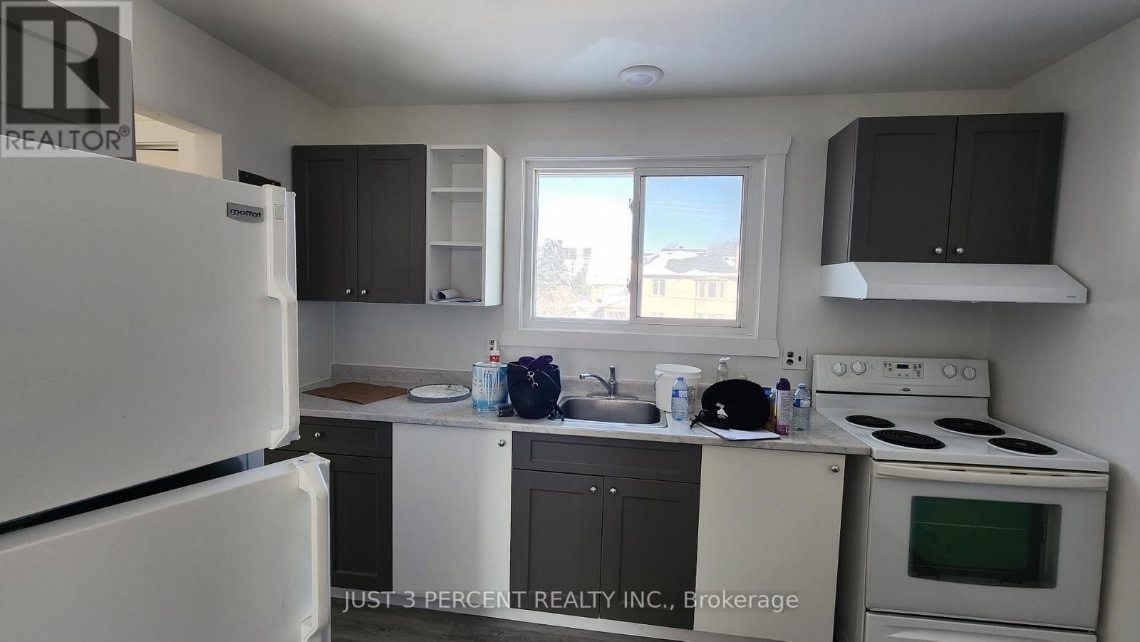 198 Aylmer Street N, Peterborough (Town Ward 3), Ontario  K9J 3K1 - Photo 10 - X12872516