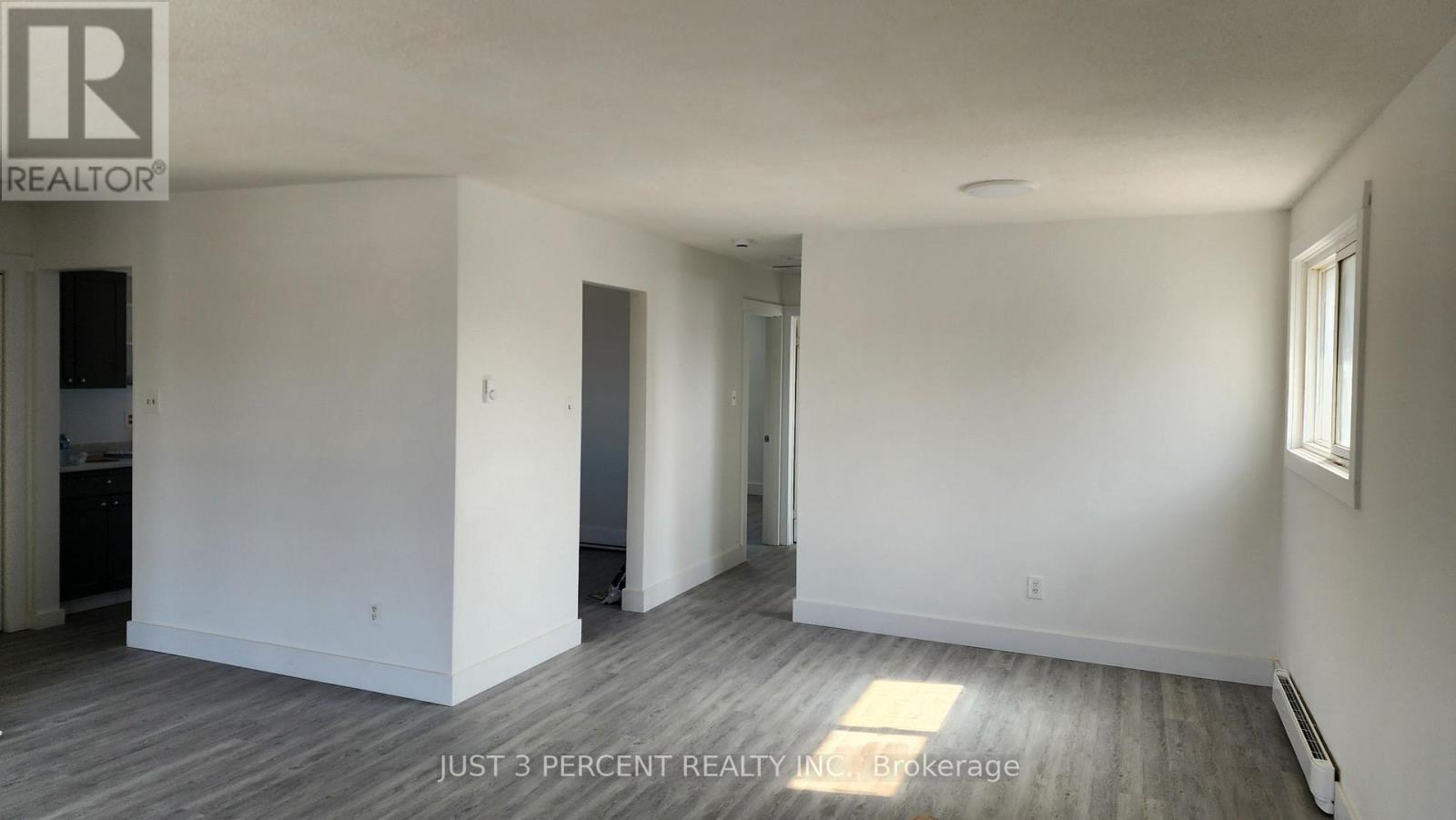 198 Aylmer Street N, Peterborough (Town Ward 3), Ontario  K9J 3K1 - Photo 6 - X12872516