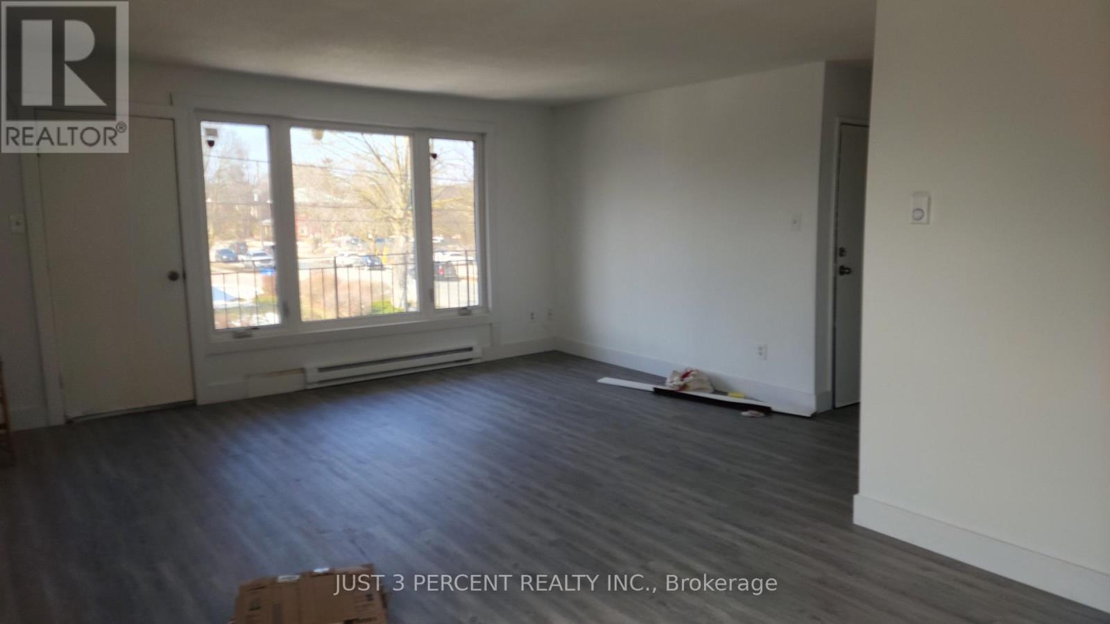 198 Aylmer Street N, Peterborough (Town Ward 3), Ontario  K9J 3K1 - Photo 9 - X12872516