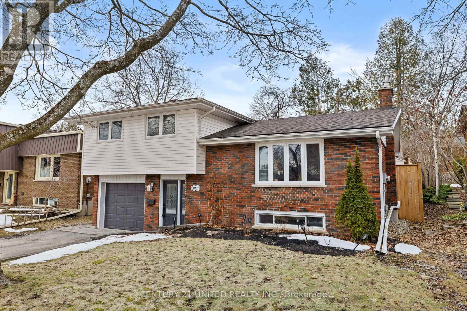 1227 Cartier Boulevard, Peterborough (Northcrest Ward 5), Ontario  K9H 6S2 - Photo 3 - X12873144