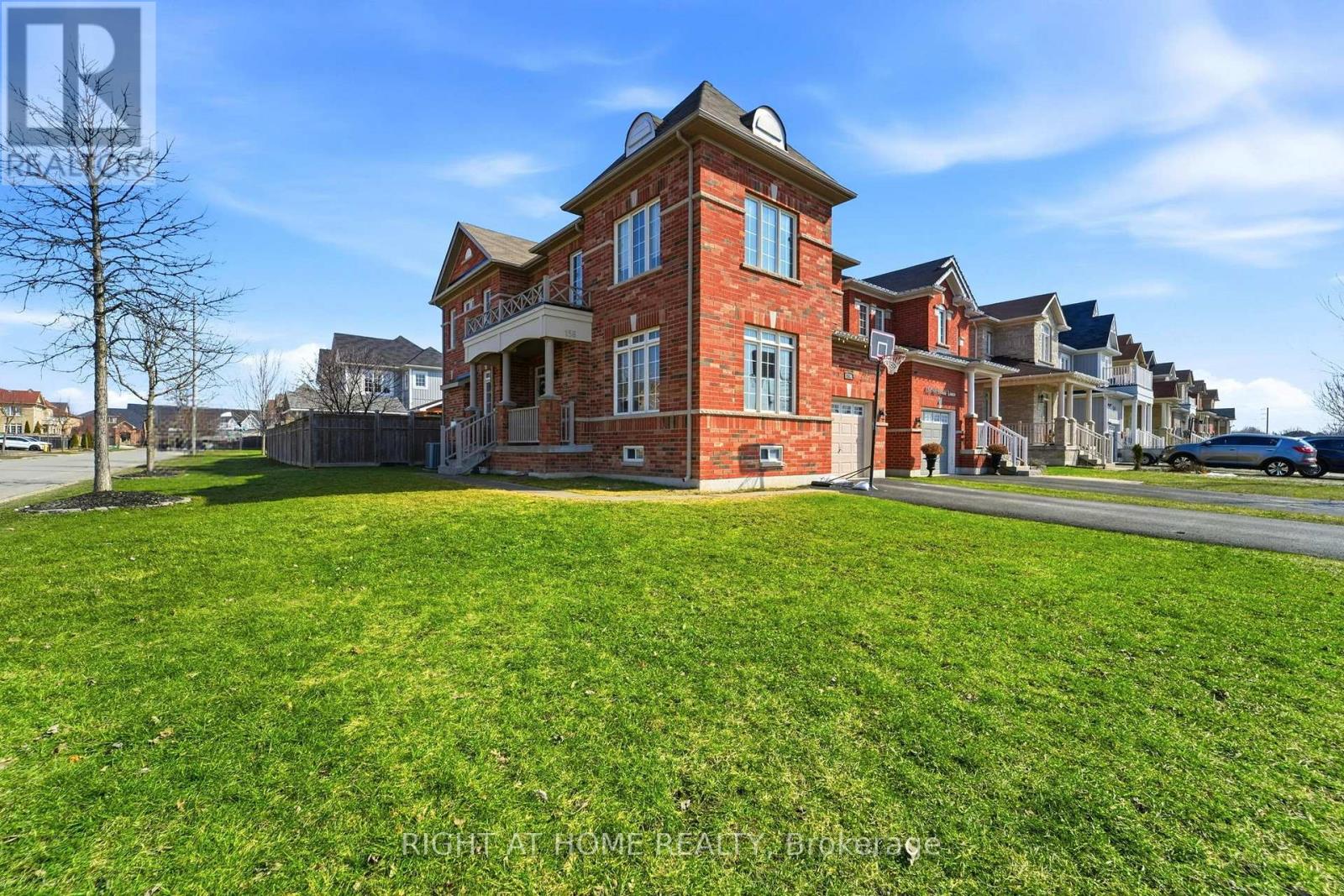 156 Mcdonald Crescent, Clarington (Newcastle), Ontario  L1B 1G9 - Photo 2 - E12873442