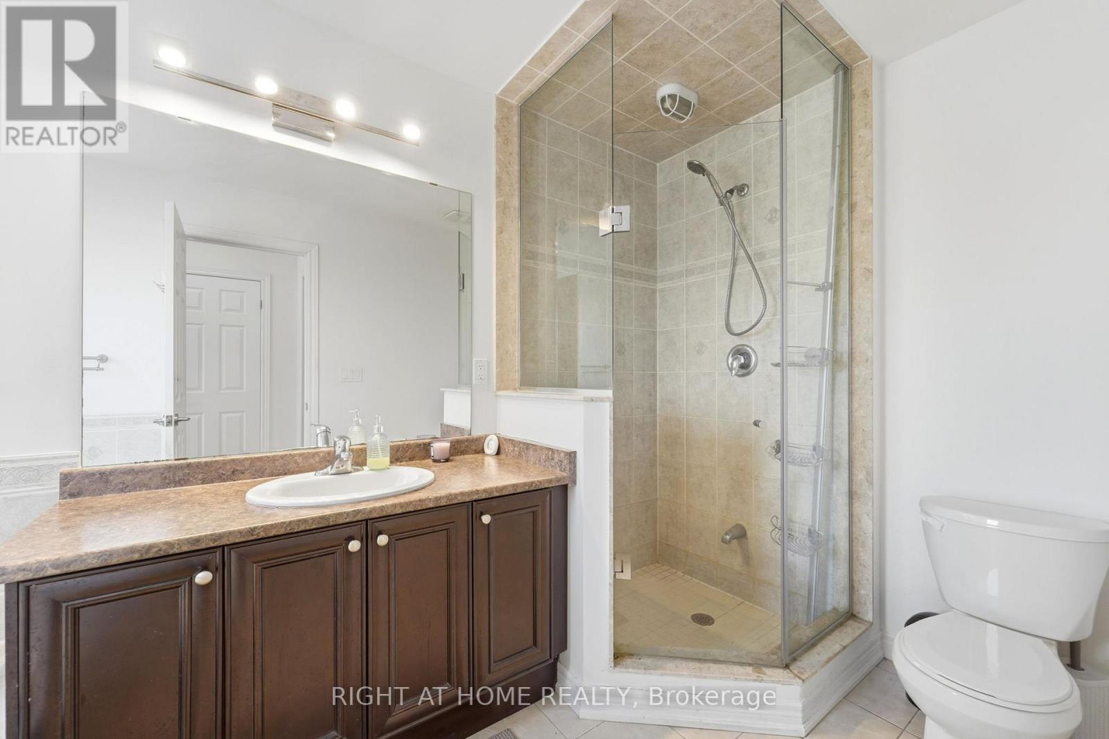 156 Mcdonald Crescent, Clarington (Newcastle), Ontario  L1B 1G9 - Photo 23 - E12873442