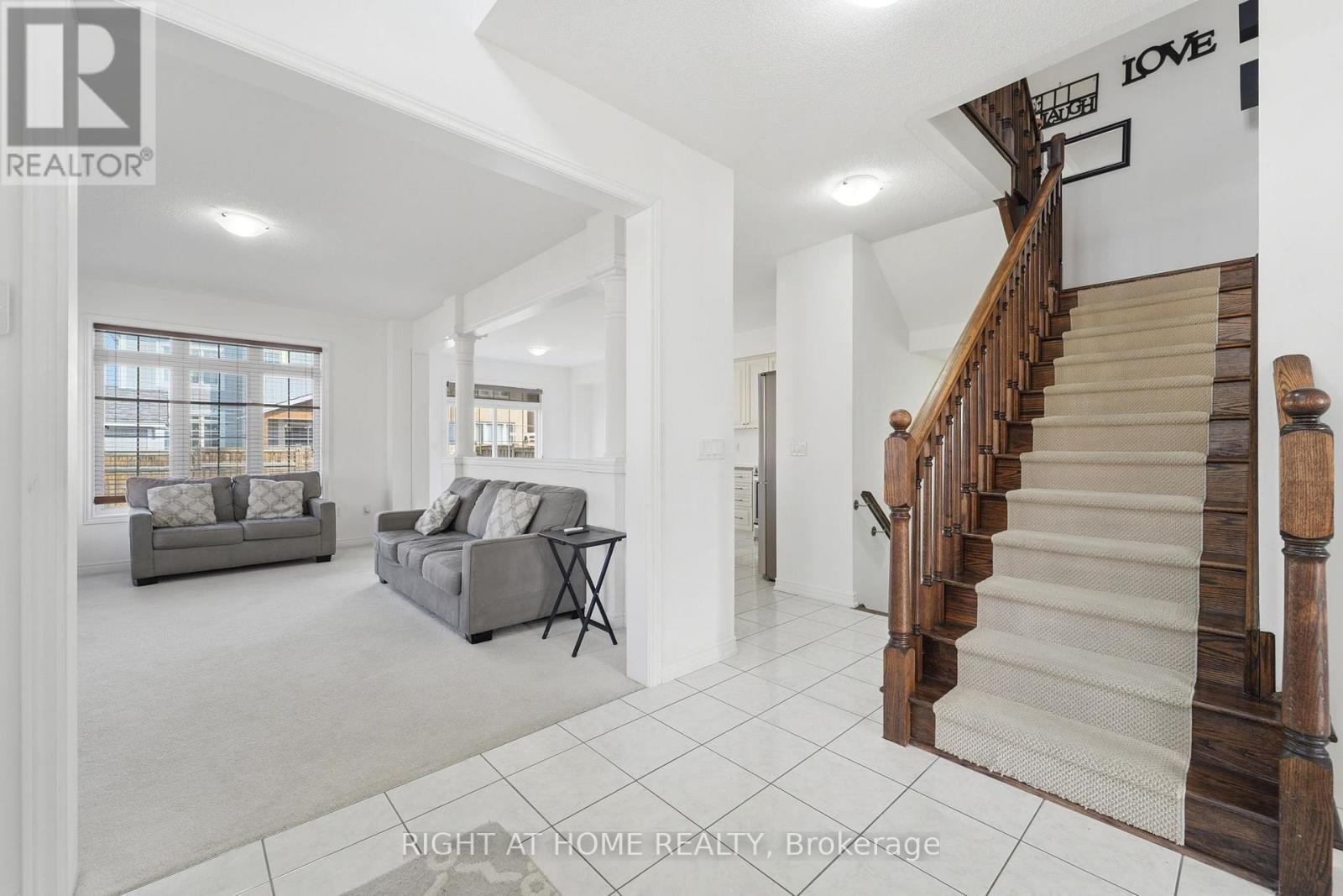 156 Mcdonald Crescent, Clarington (Newcastle), Ontario  L1B 1G9 - Photo 6 - E12873442