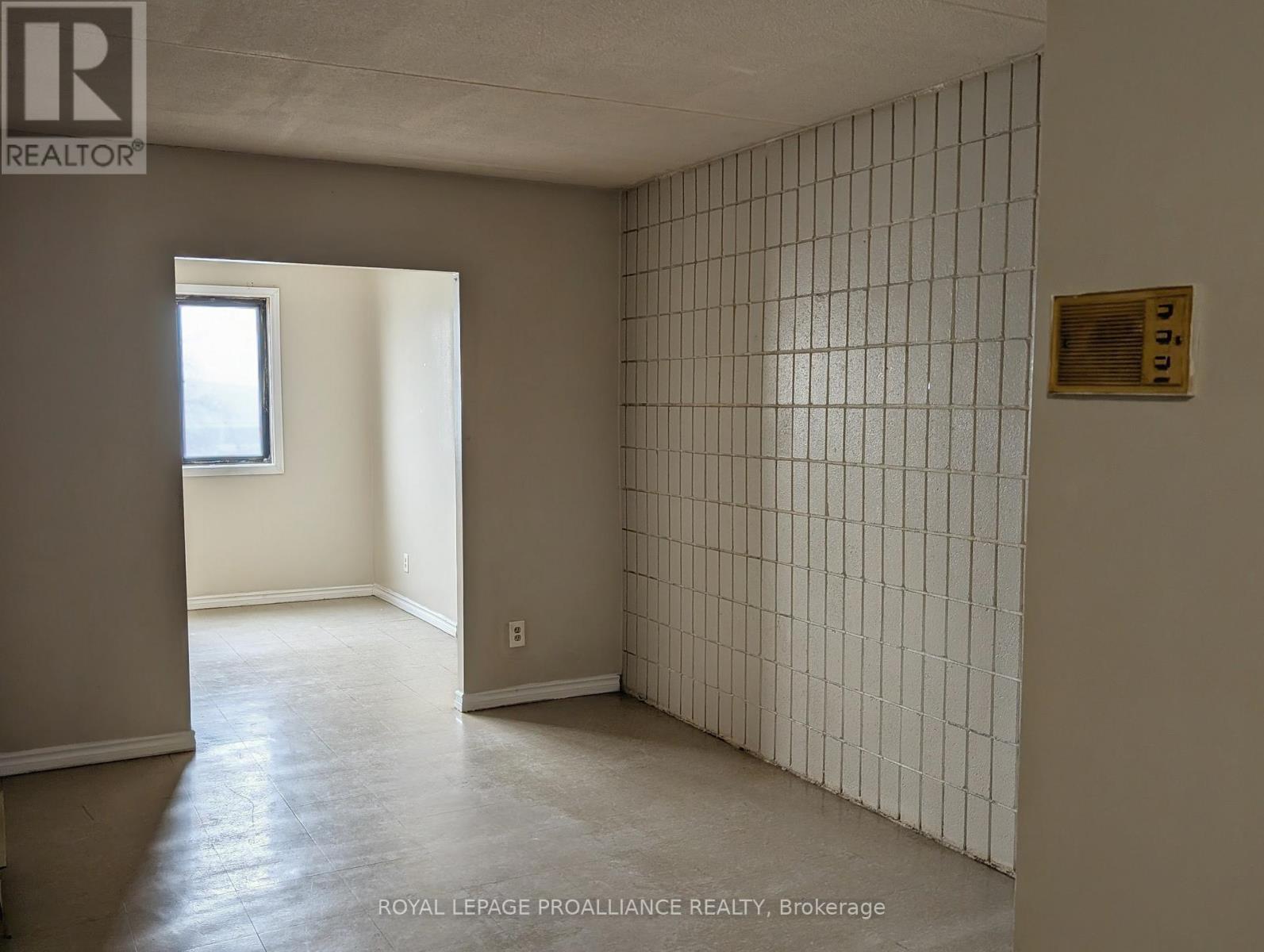 1 - 1837 Lansdowne Street W, Peterborough (Otonabee Ward 1), Ontario  K9K 1R4 - Photo 3 - X12874282