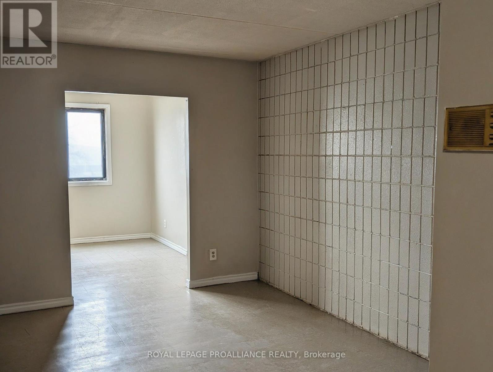 1 - 1837 Lansdowne Street W, Peterborough (Otonabee Ward 1), Ontario  K9K 1R4 - Photo 4 - X12874282