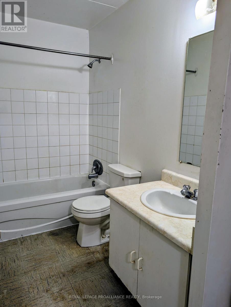 35 - 1837 Lansdowne Street W, Peterborough (Otonabee Ward 1), Ontario  K9K 1R4 - Photo 3 - X12874298