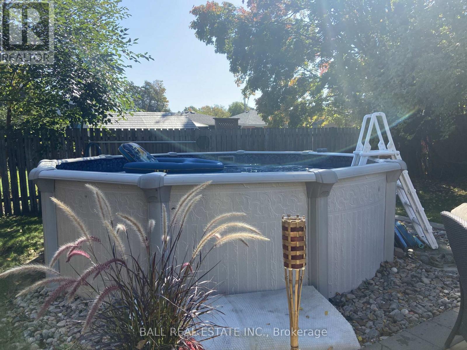 1129 Algonquin Boulevard, Peterborough (Northcrest Ward 5), Ontario  K9H 6N1 - Photo 3 - X12874710