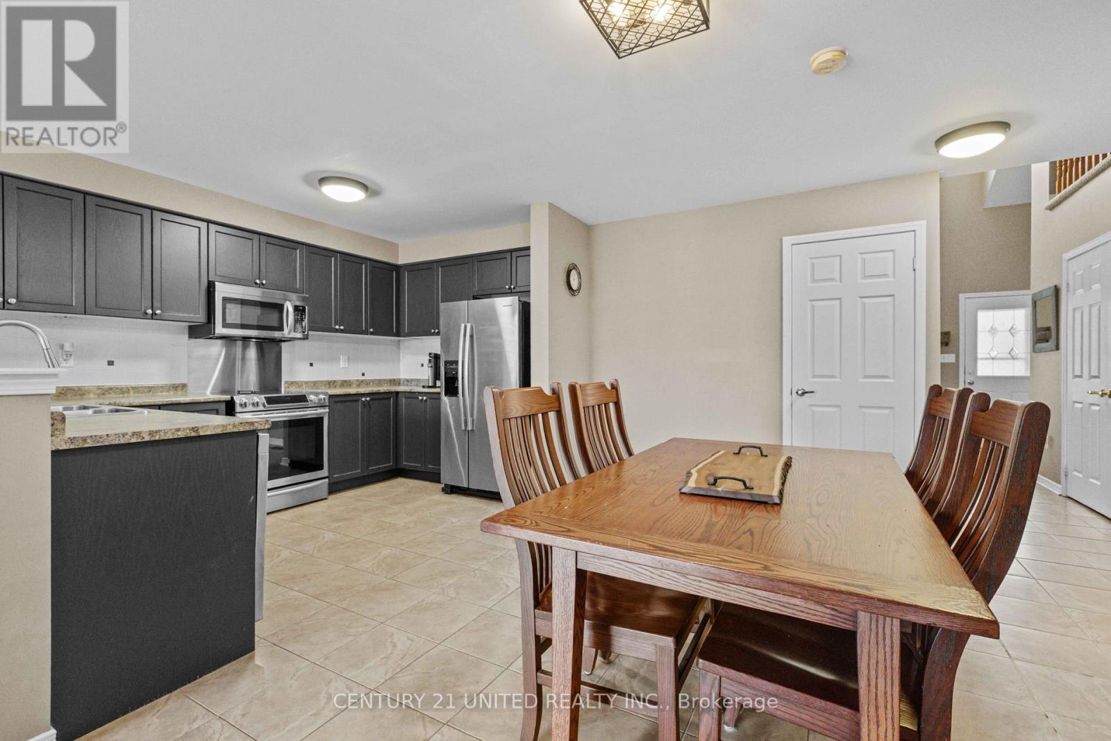617 Tully Crescent, Peterborough (Monaghan Ward 2), Ontario  K9K 0B1 - Photo 5 - X12875676