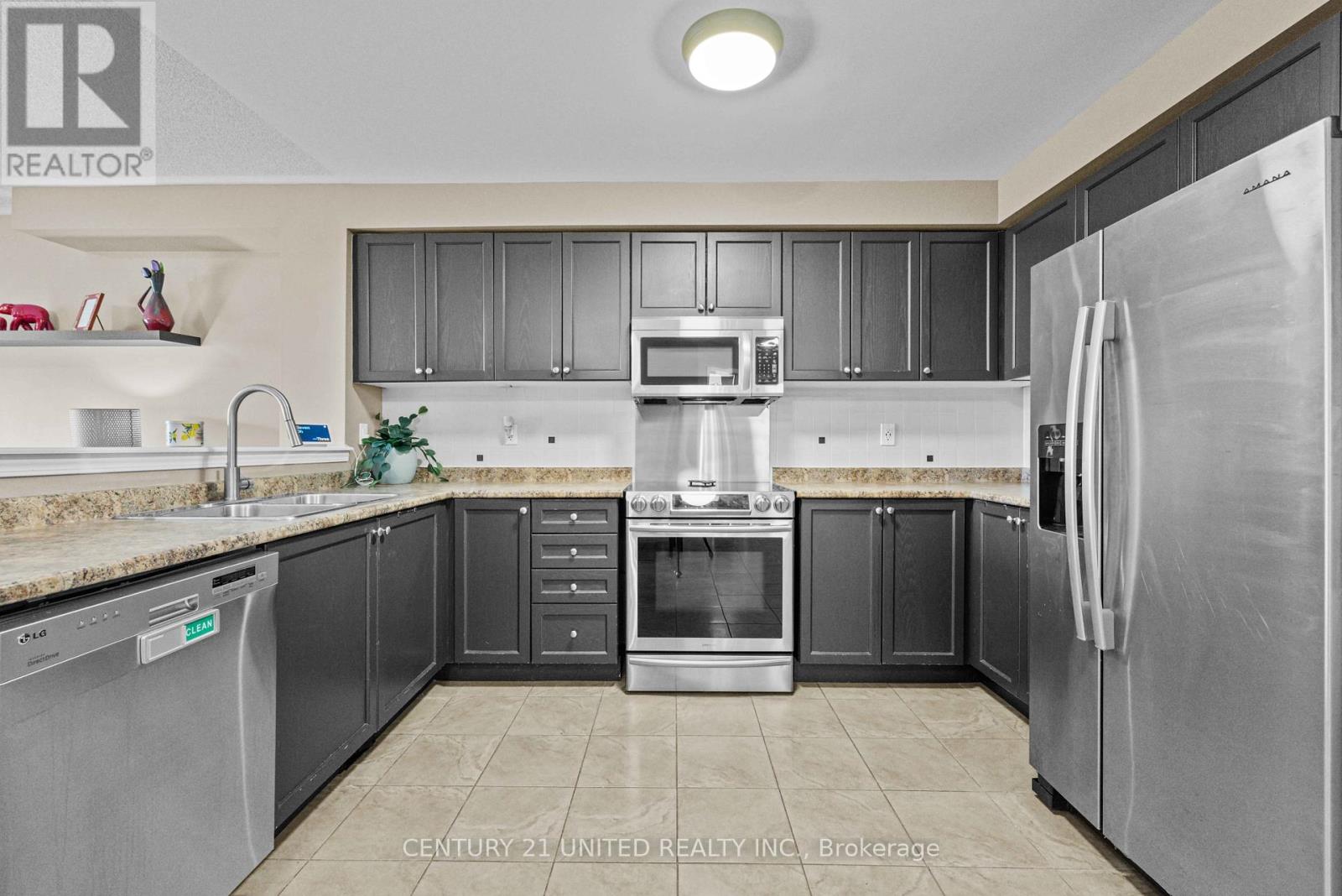 617 Tully Crescent, Peterborough (Monaghan Ward 2), Ontario  K9K 0B1 - Photo 7 - X12875676