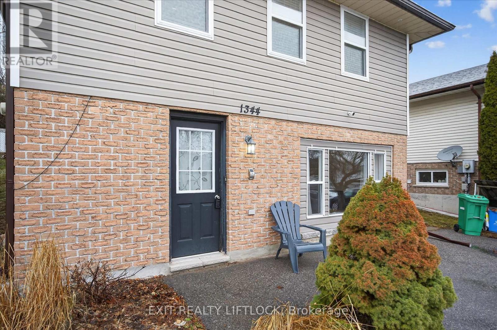 1344 Tudor Crescent, Peterborough (Ashburnham Ward 4), Ontario  K9L 1X1 - Photo 5 - X12876116