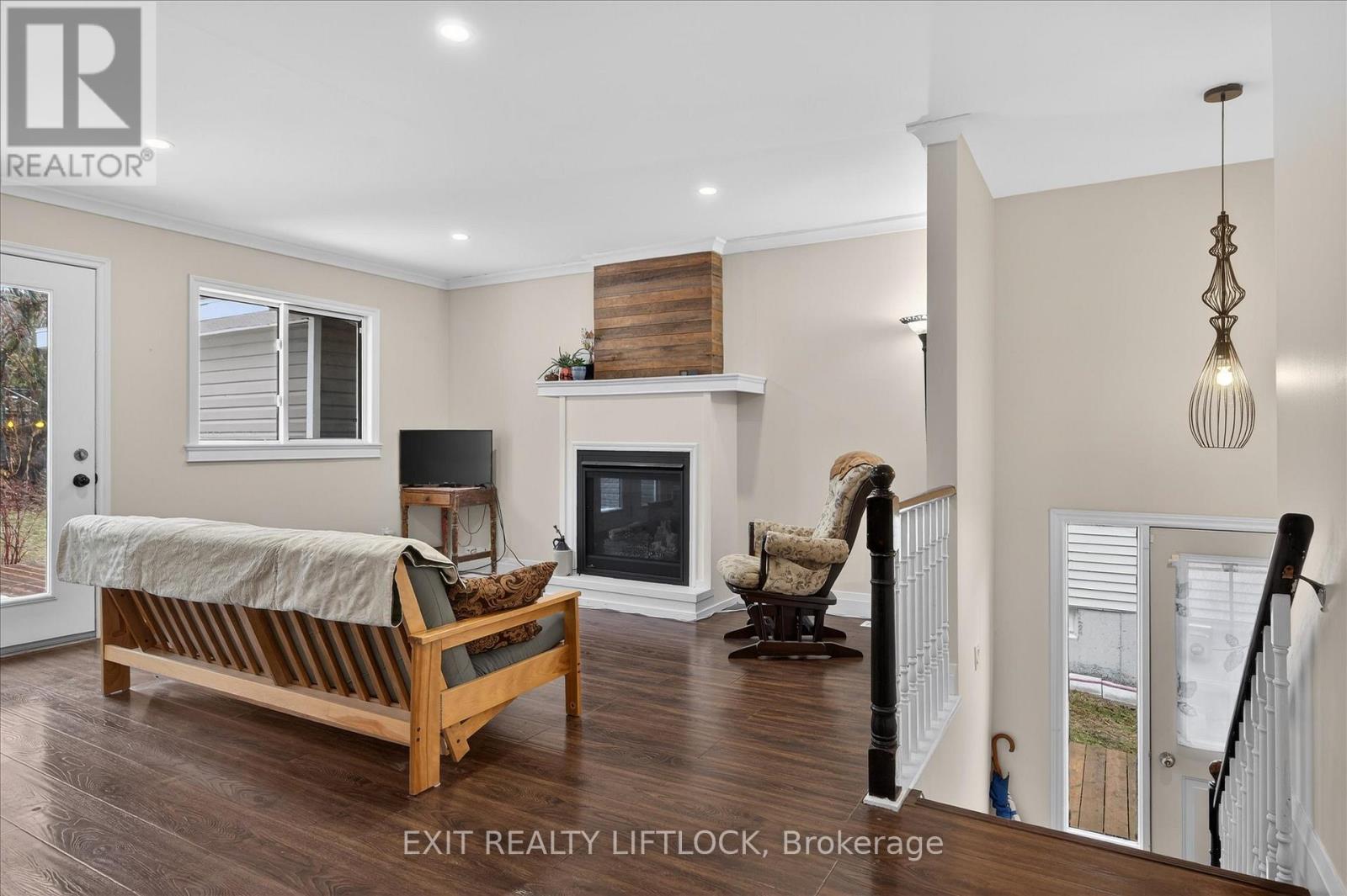 1344 Tudor Crescent, Peterborough (Ashburnham Ward 4), Ontario  K9L 1X1 - Photo 7 - X12876116