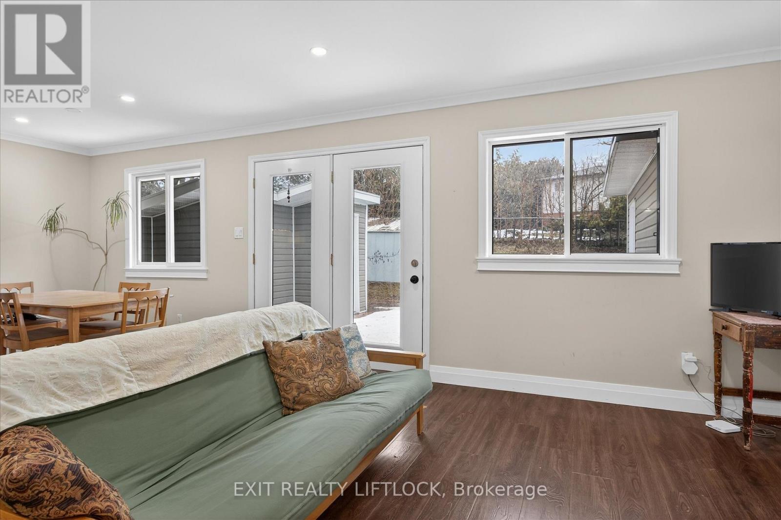 1344 Tudor Crescent, Peterborough (Ashburnham Ward 4), Ontario  K9L 1X1 - Photo 9 - X12876116