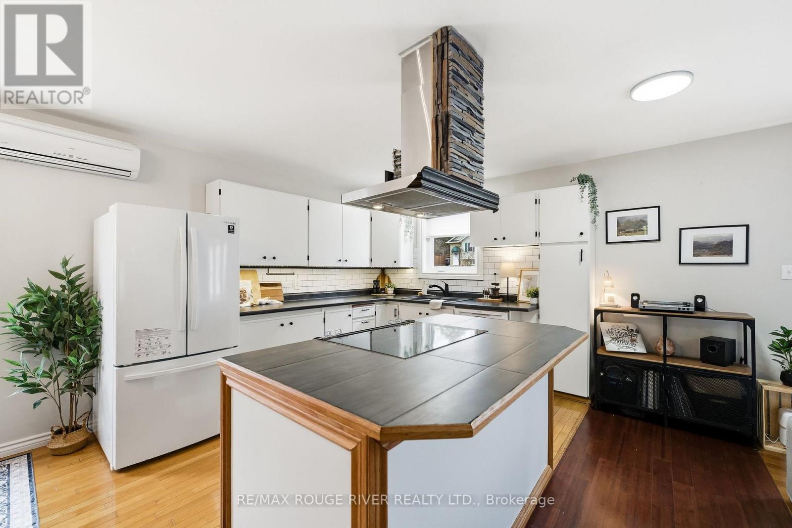 19 Caroline Street, Kawartha Lakes (Lindsay), Ontario  K9V 1T2 - Photo 15 - X12876224