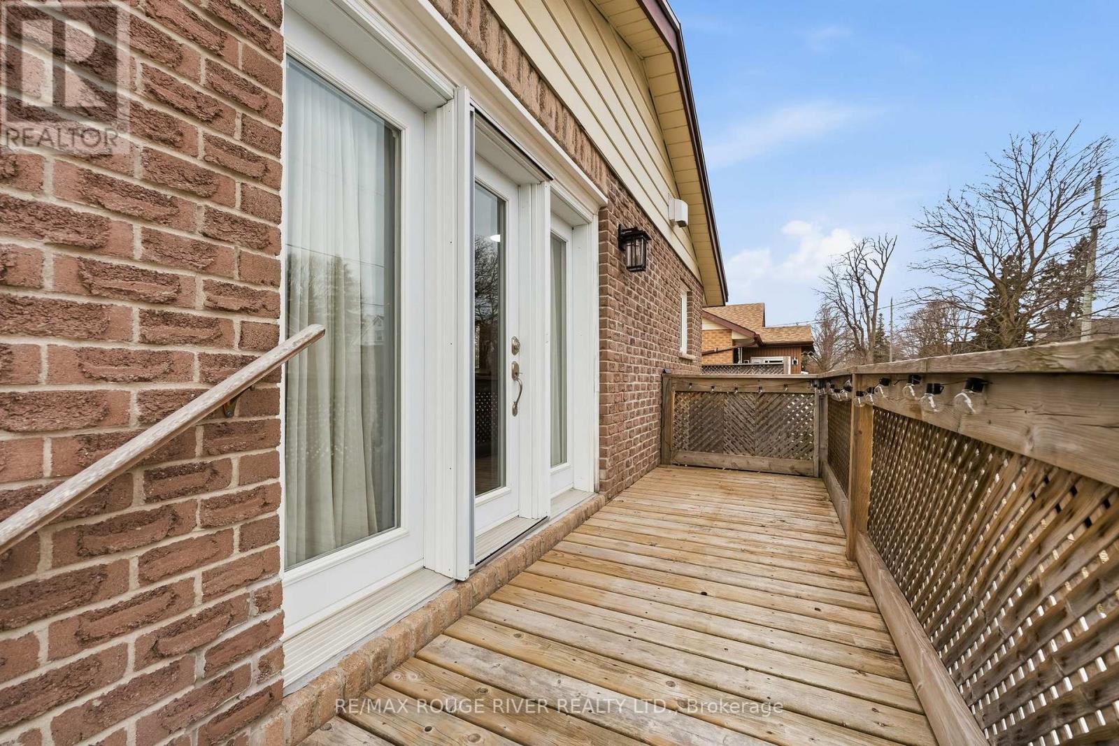 19 Caroline Street, Kawartha Lakes (Lindsay), Ontario  K9V 1T2 - Photo 5 - X12876224