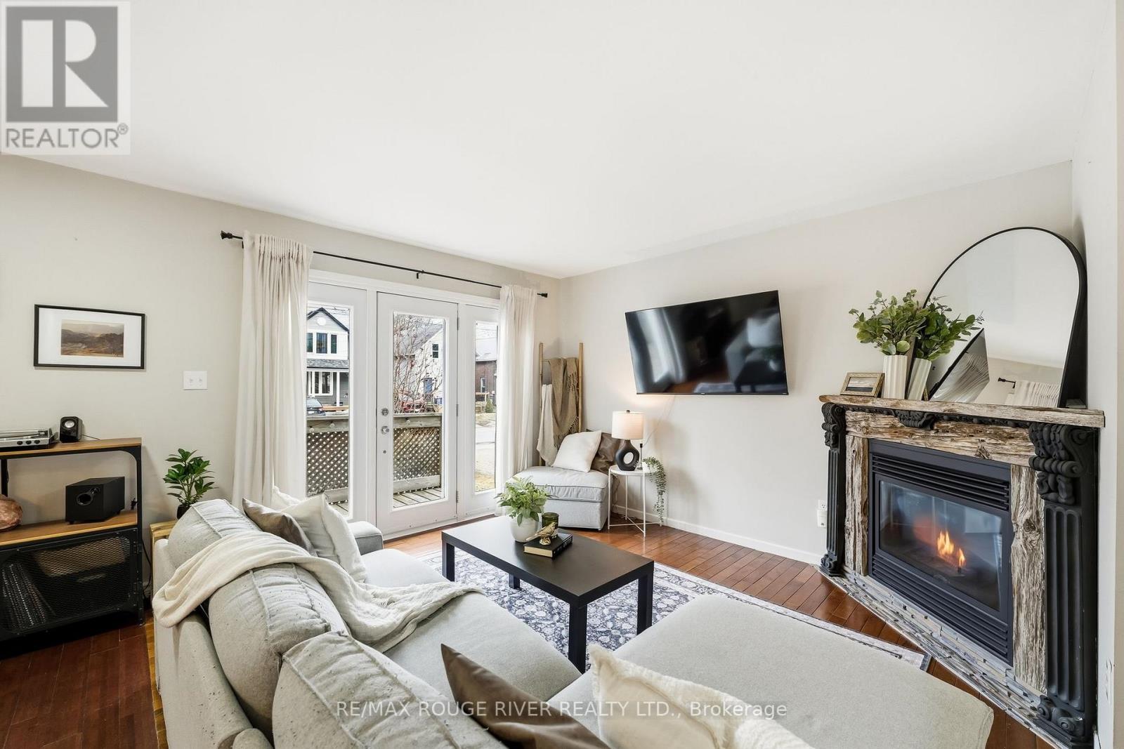 19 Caroline Street, Kawartha Lakes (Lindsay), Ontario  K9V 1T2 - Photo 7 - X12876224