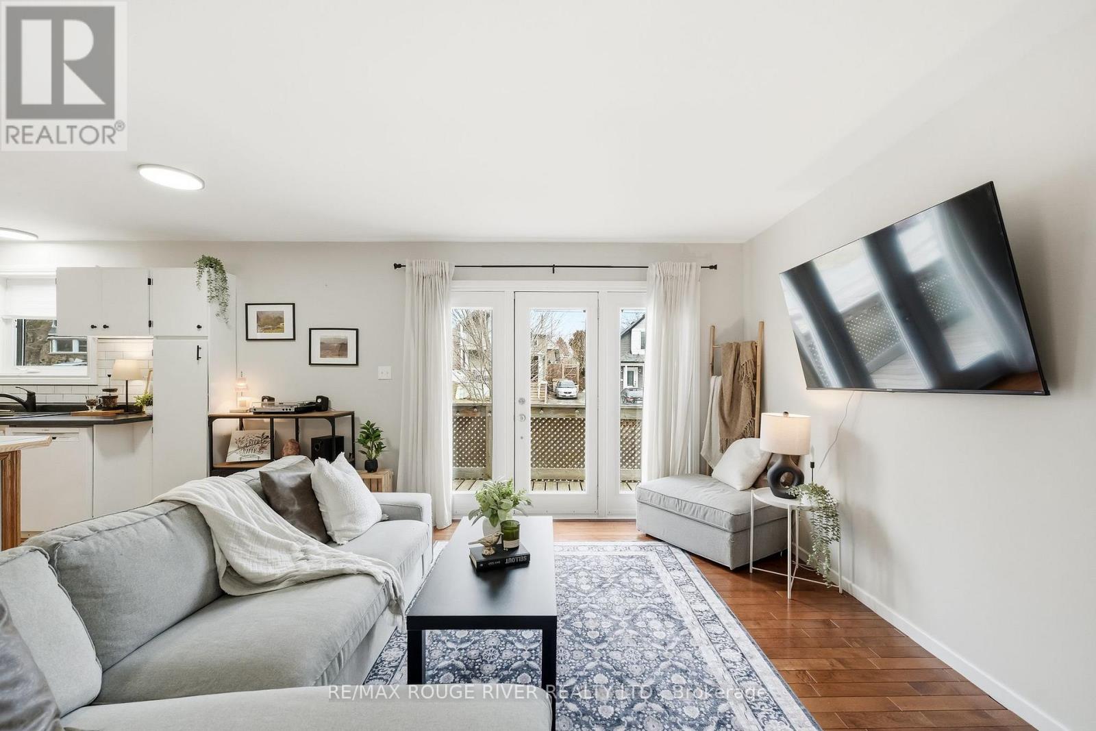 19 Caroline Street, Kawartha Lakes (Lindsay), Ontario  K9V 1T2 - Photo 8 - X12876224