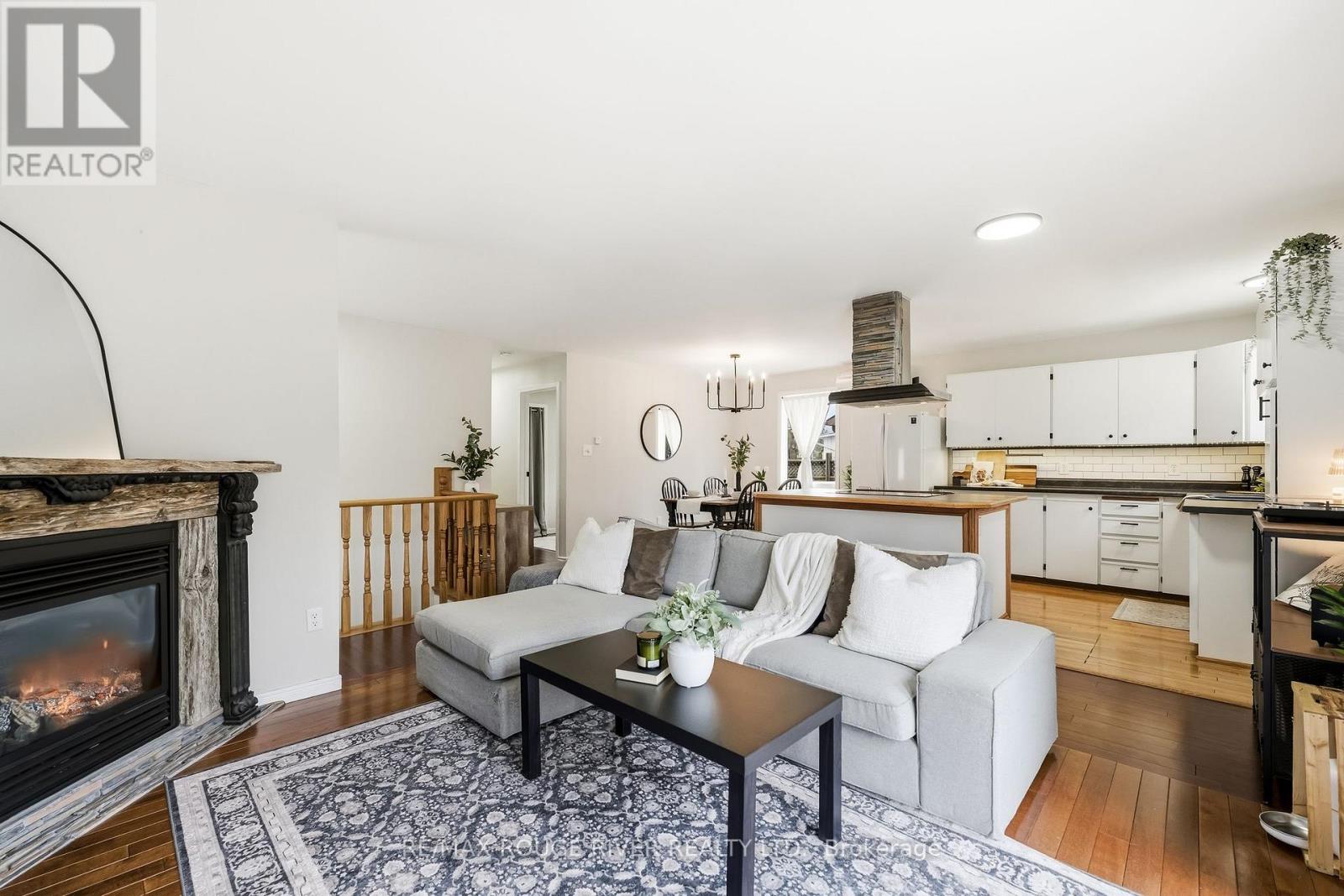 19 Caroline Street, Kawartha Lakes (Lindsay), Ontario  K9V 1T2 - Photo 9 - X12876224