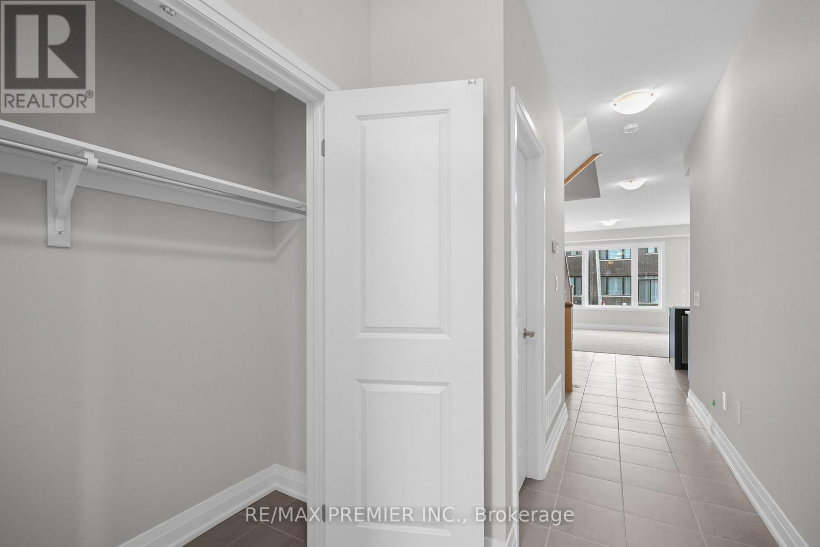 138 Corley Street, Kawartha Lakes (Lindsay), Ontario  K9V 0R4 - Photo 3 - X12876598