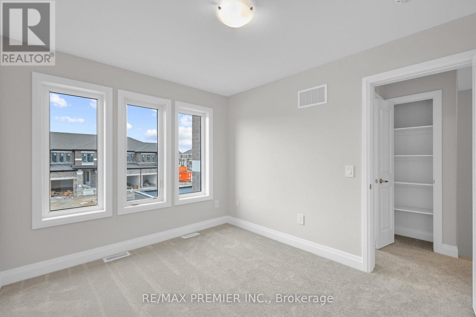 138 Corley Street, Kawartha Lakes (Lindsay), Ontario  K9V 0R4 - Photo 11 - X12876628