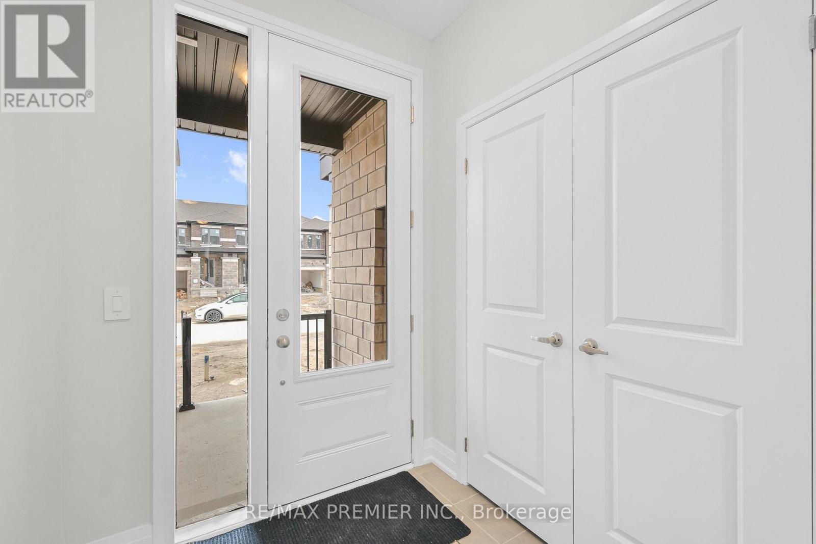 138 Corley Street, Kawartha Lakes (Lindsay), Ontario  K9V 0R4 - Photo 3 - X12876628