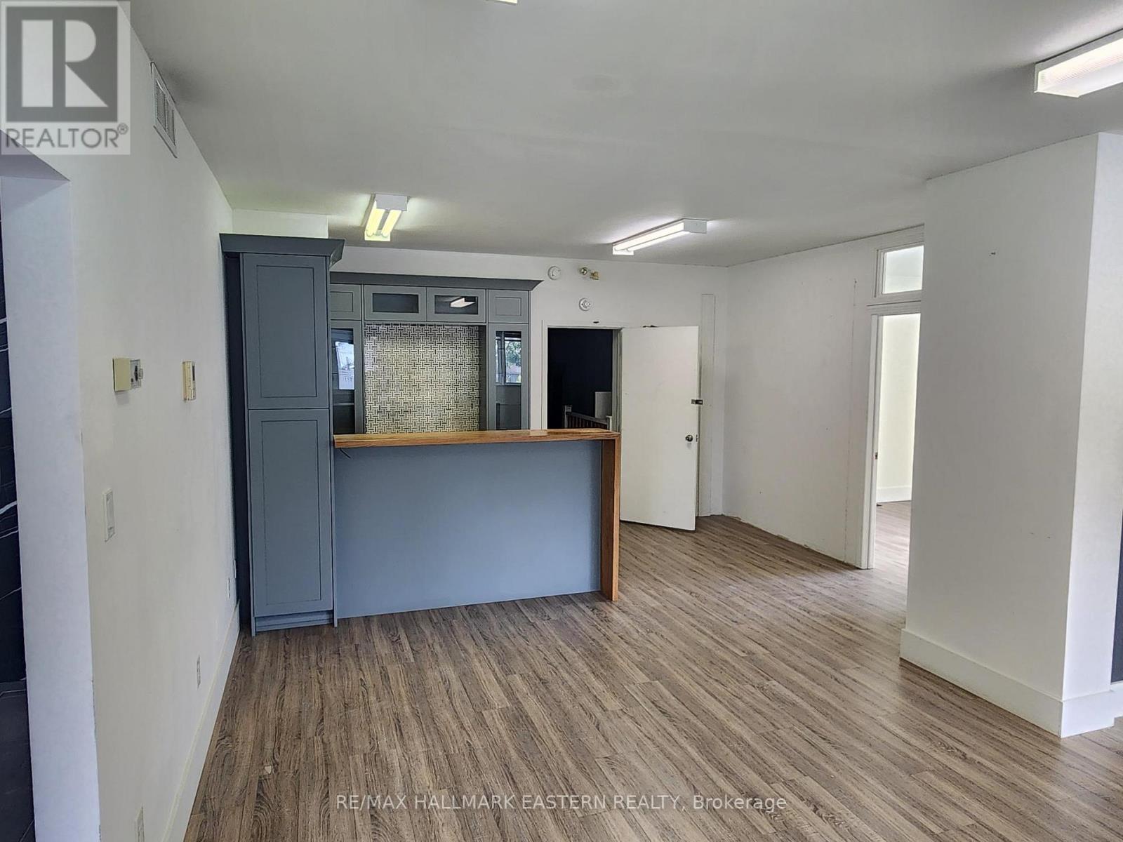 71 Princess Street, Peterborough (Town Ward 3), Ontario  K9J 2A8 - Photo 7 - X12877784