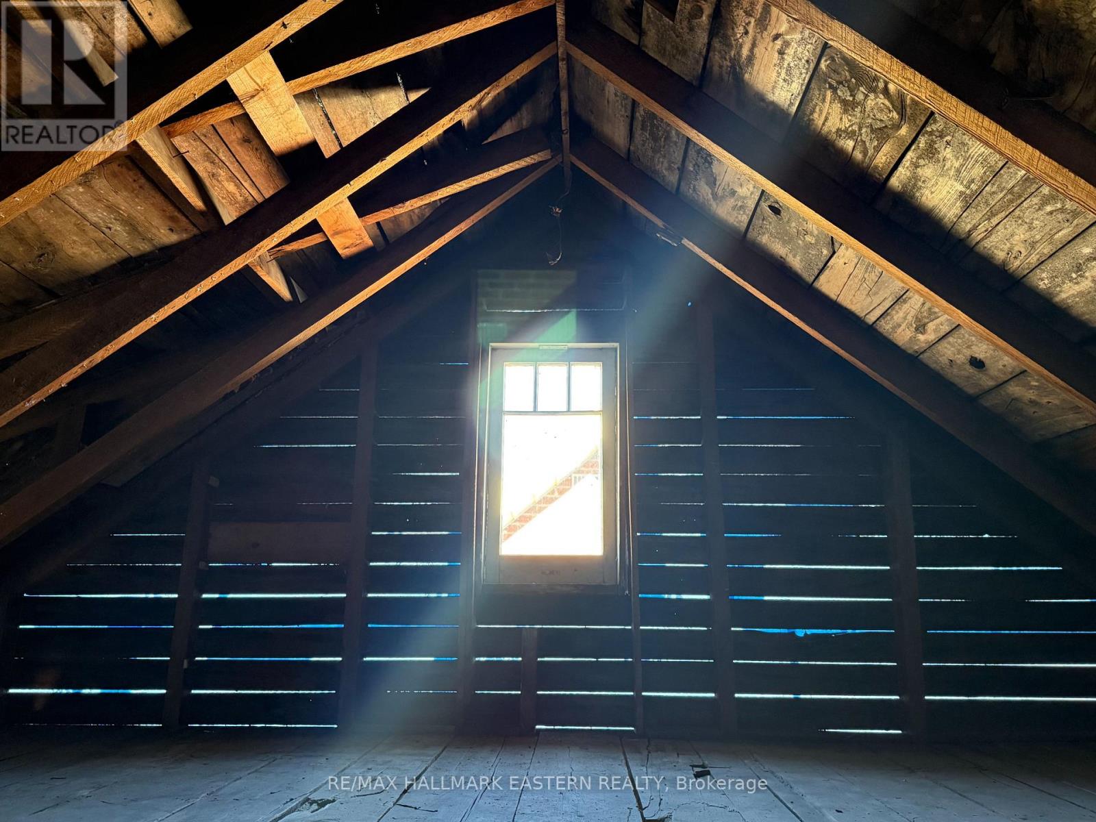 585 Bolivar Street, Peterborough (Town Ward 3), Ontario  K9J 4R9 - Photo 12 - X12877932