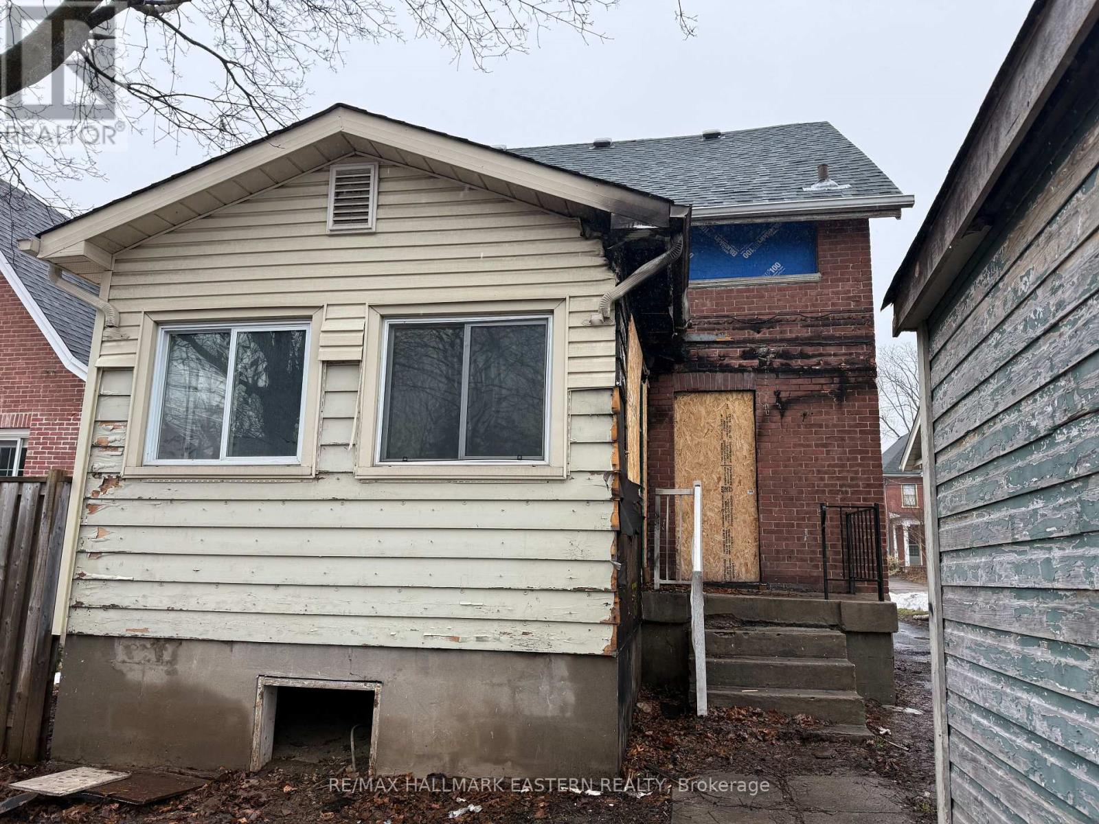 585 Bolivar Street, Peterborough (Town Ward 3), Ontario  K9J 4R9 - Photo 16 - X12877932