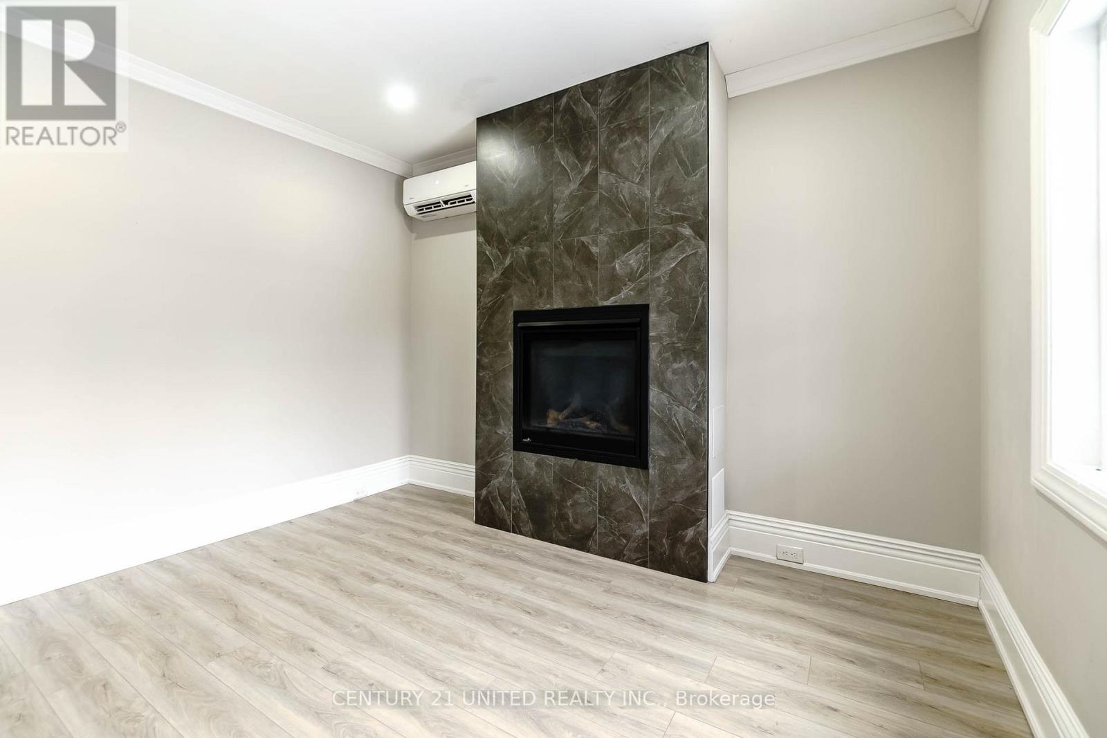 218 Park Street N, Peterborough (Town Ward 3), Ontario  K9J 3P8 - Photo 9 - X12878106