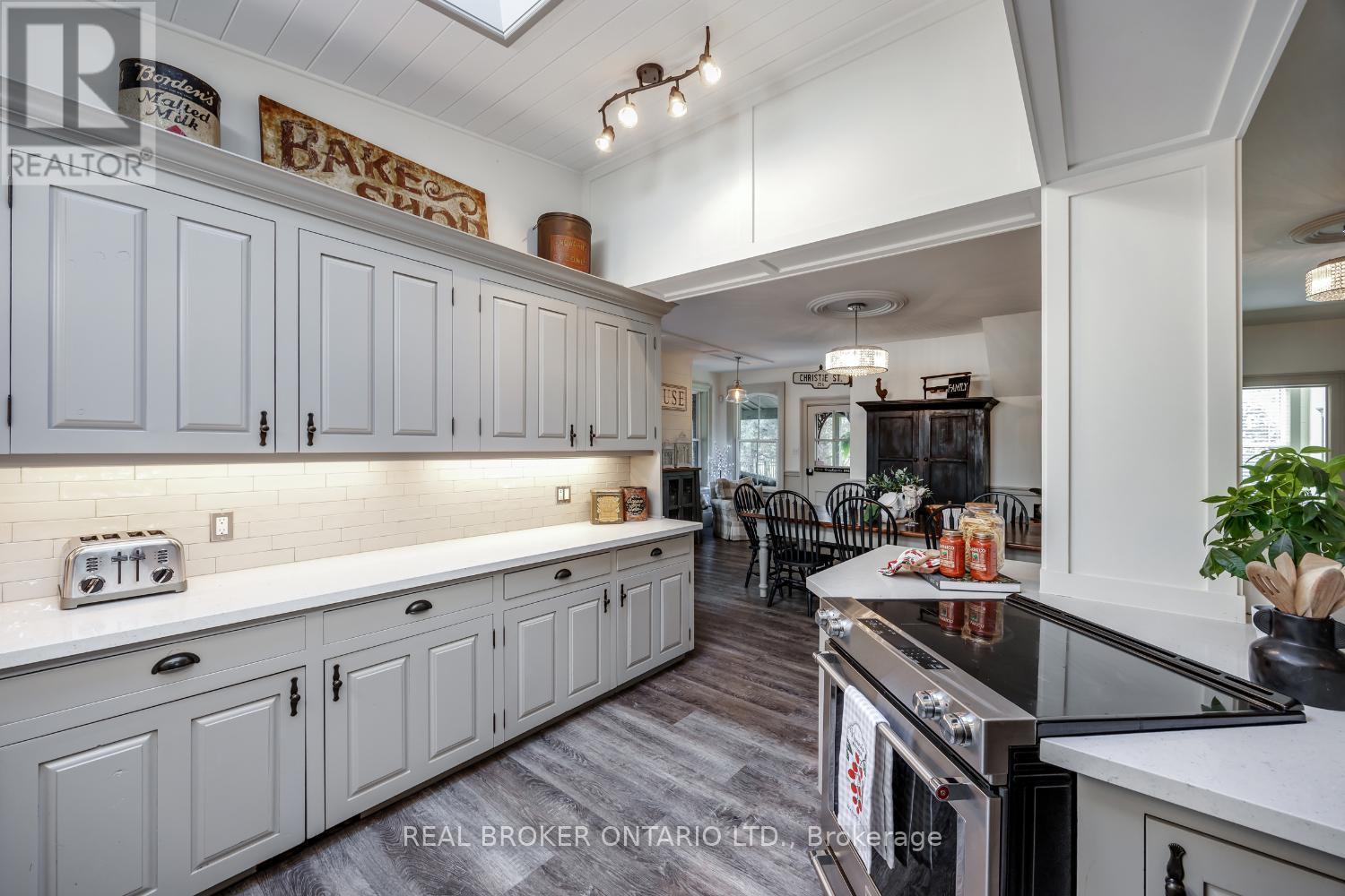 832 Highway 7a, Kawartha Lakes (Manvers), Ontario  L0A 1A0 - Photo 10 - X12878678