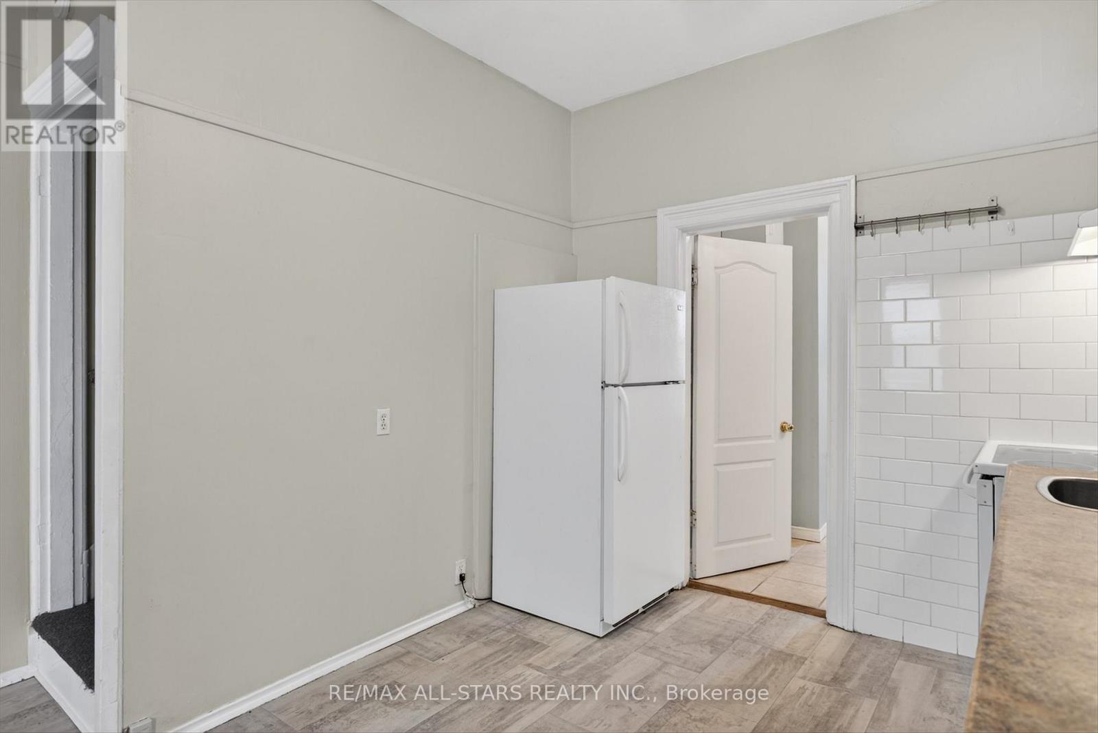 36 Caroline Street, Kawartha Lakes (Lindsay), Ontario  K9V 1T1 - Photo 11 - X12879274