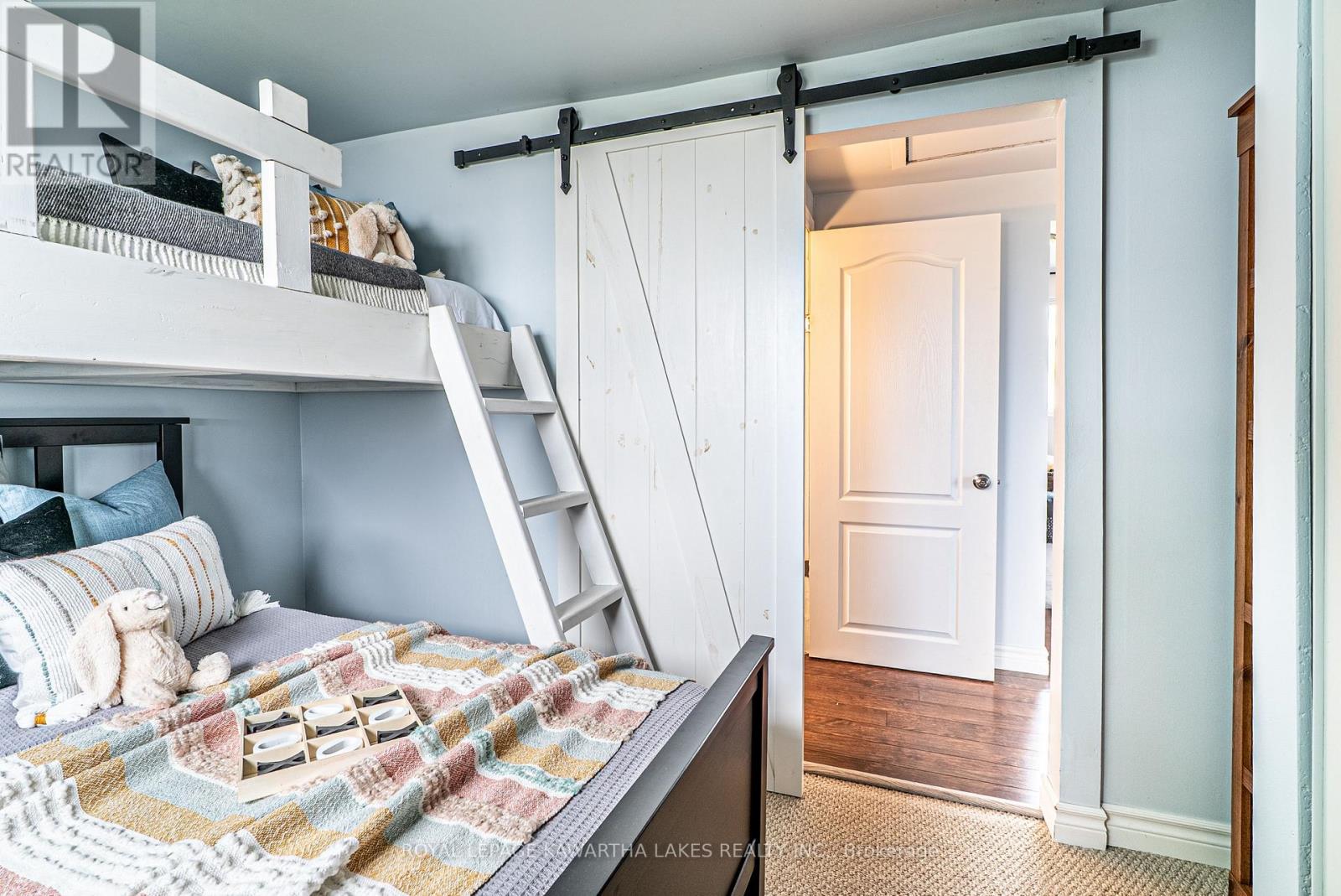 215 Snug Harbour Road, Kawartha Lakes (Lindsay), Ontario  K9V 4R6 - Photo 22 - X12879588