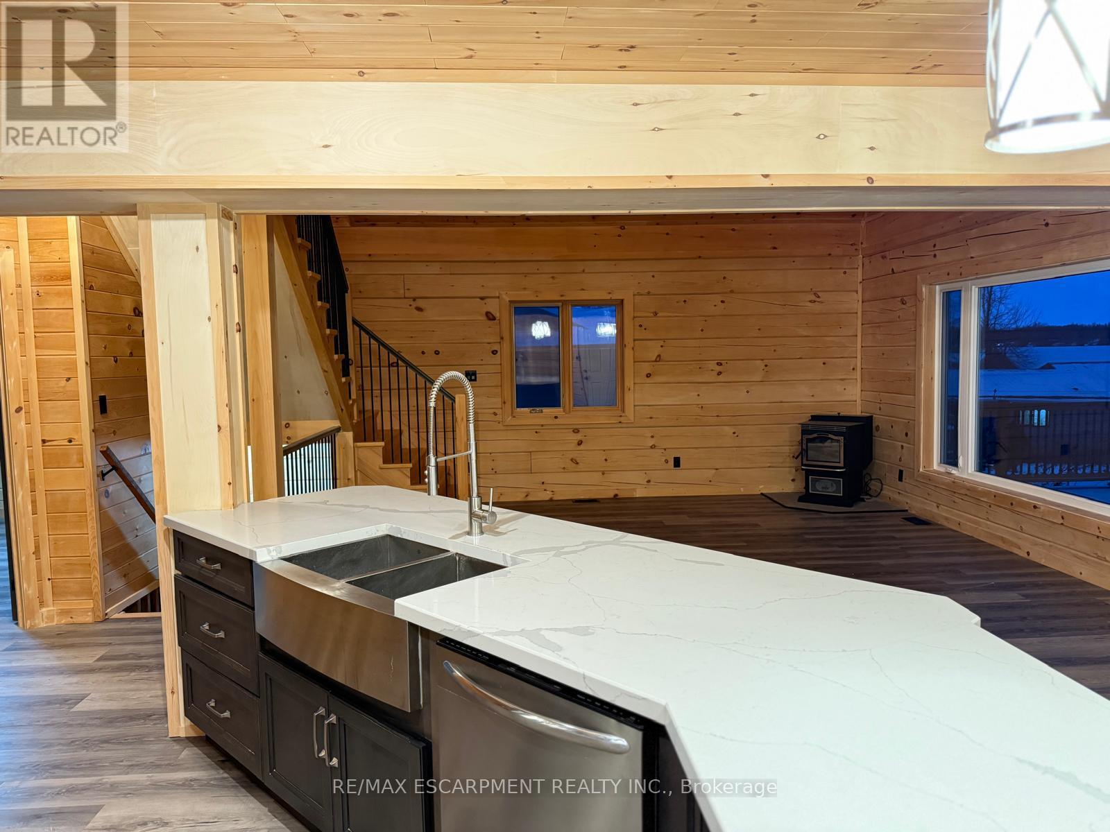 33 Laird Drive, Kawartha Lakes (Fenelon), Ontario  K9V 4R6 - Photo 10 - X12880482