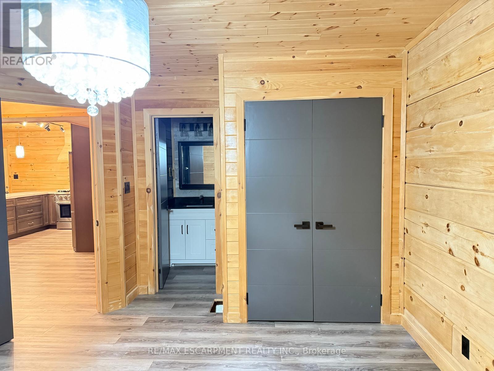 33 Laird Drive, Kawartha Lakes (Fenelon), Ontario  K9V 4R6 - Photo 14 - X12880482