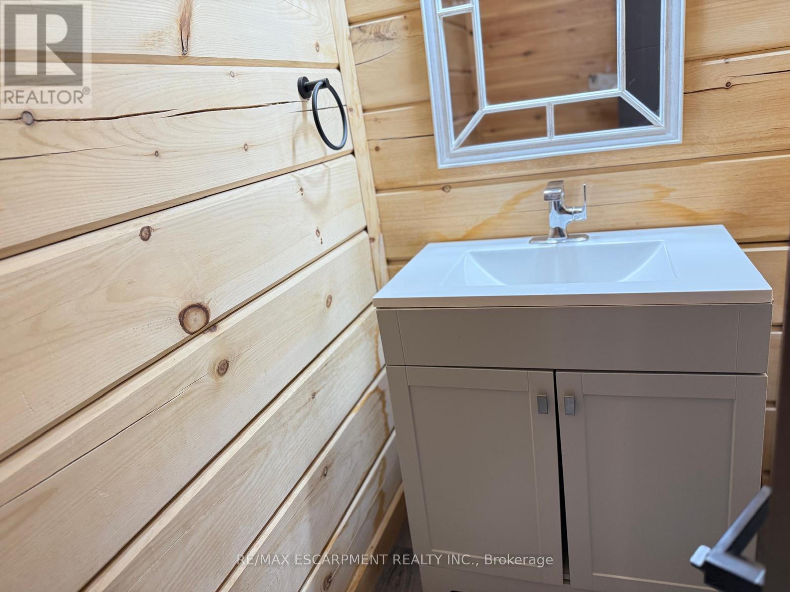 33 Laird Drive, Kawartha Lakes (Fenelon), Ontario  K9V 4R6 - Photo 18 - X12880482