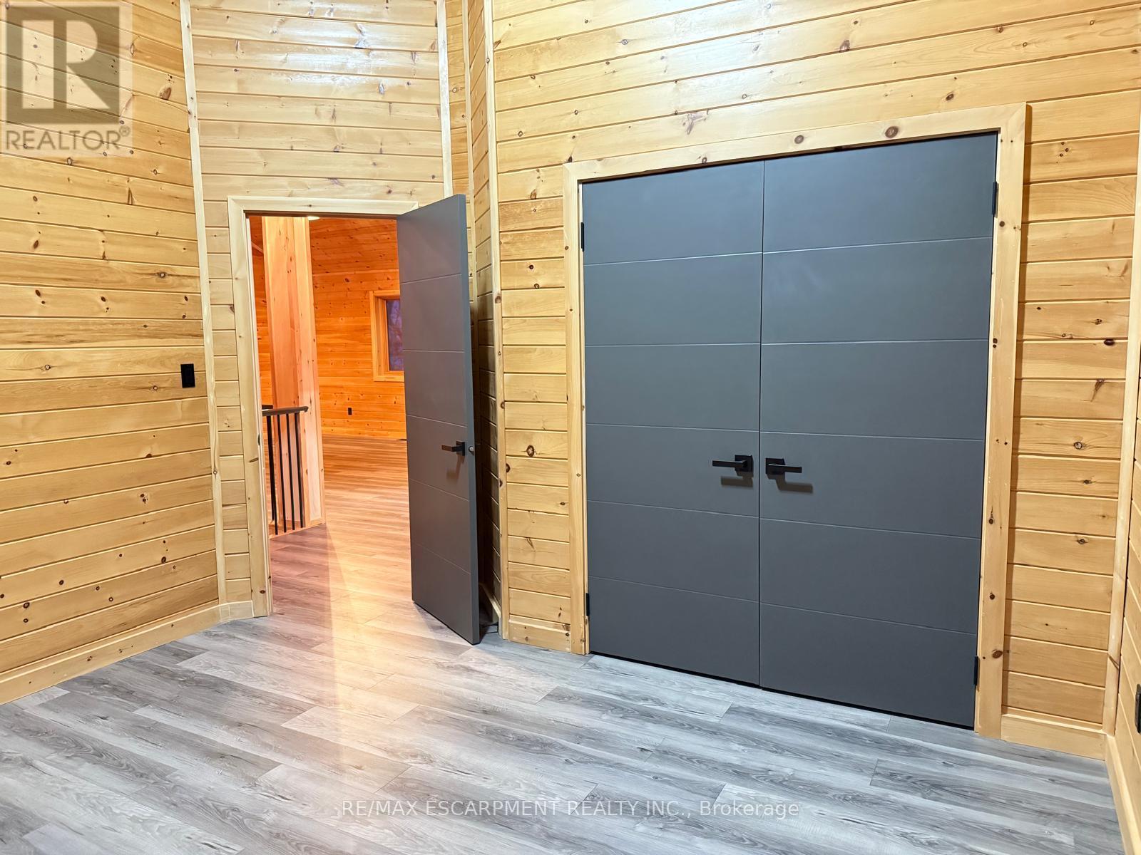 33 Laird Drive, Kawartha Lakes (Fenelon), Ontario  K9V 4R6 - Photo 27 - X12880482