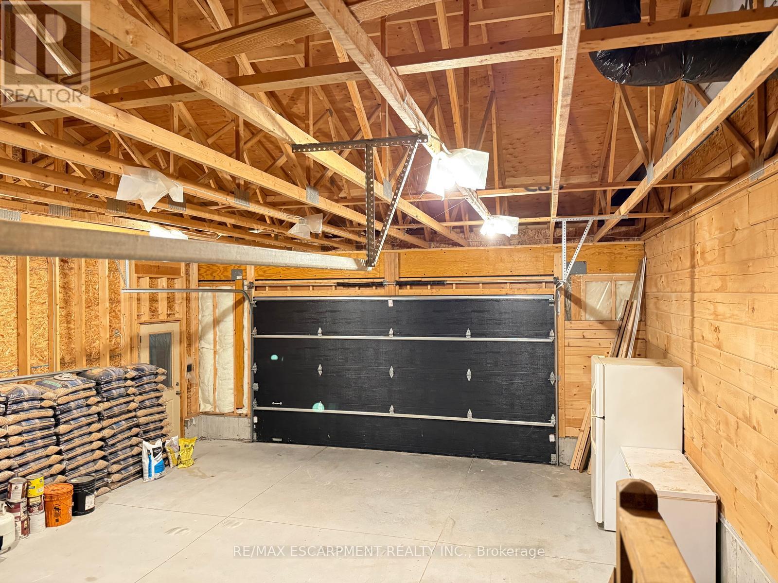 33 Laird Drive, Kawartha Lakes (Fenelon), Ontario  K9V 4R6 - Photo 35 - X12880482