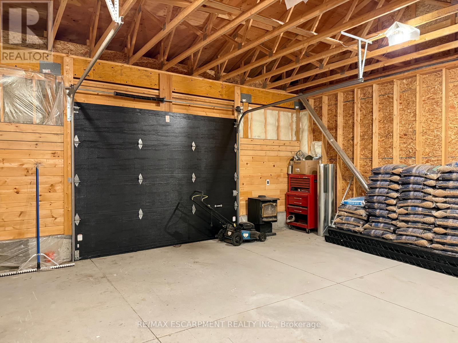 33 Laird Drive, Kawartha Lakes (Fenelon), Ontario  K9V 4R6 - Photo 36 - X12880482