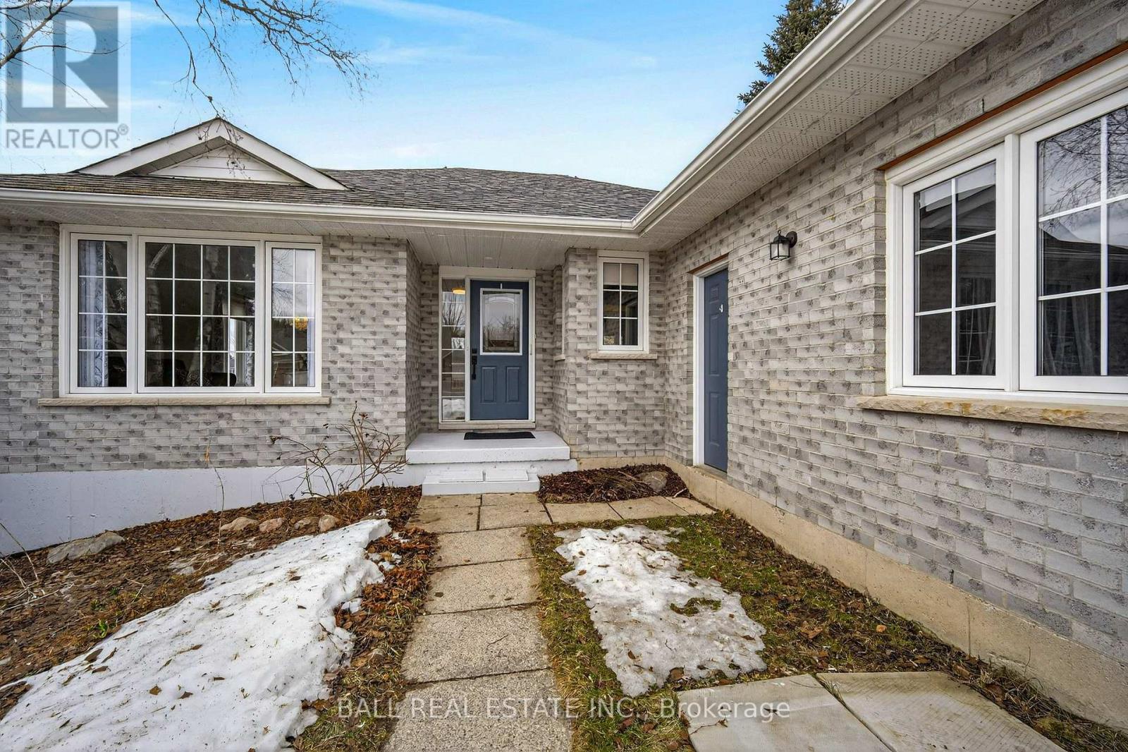 11 Francis Street, Selwyn, Ontario  K0L 2H0 - Photo 2 - X12880870