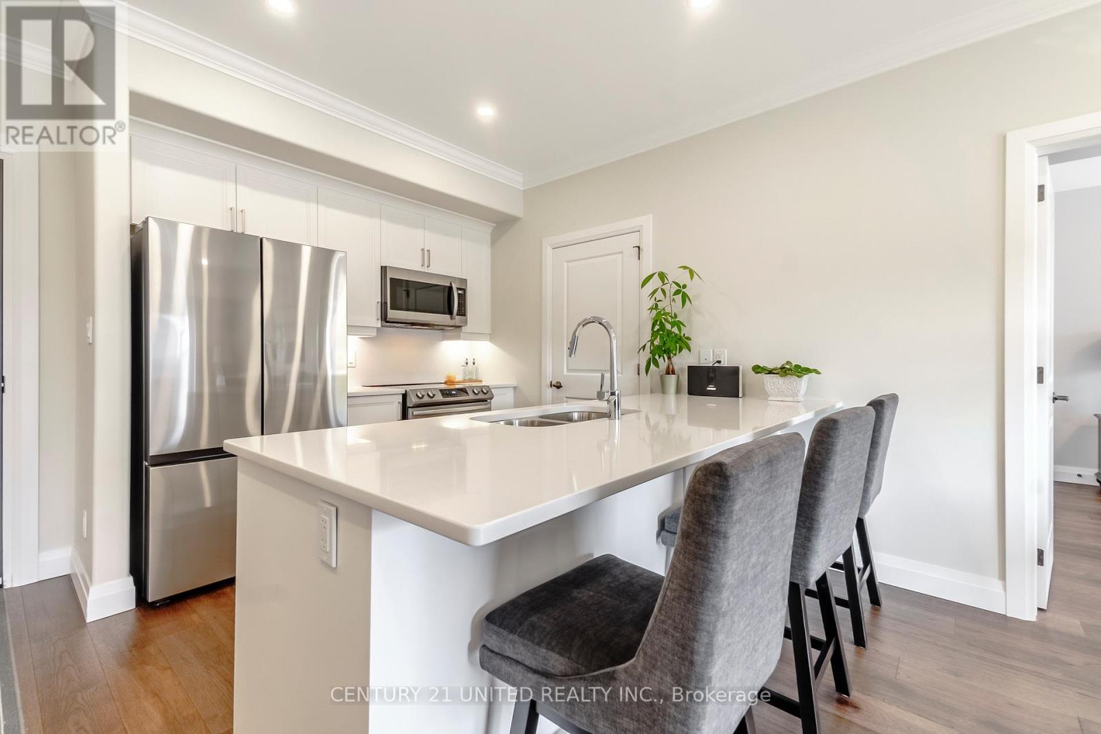 202 - 19 Hampton Lane, Selwyn, Ontario  K0L 2H0 - Photo 4 - X12881156