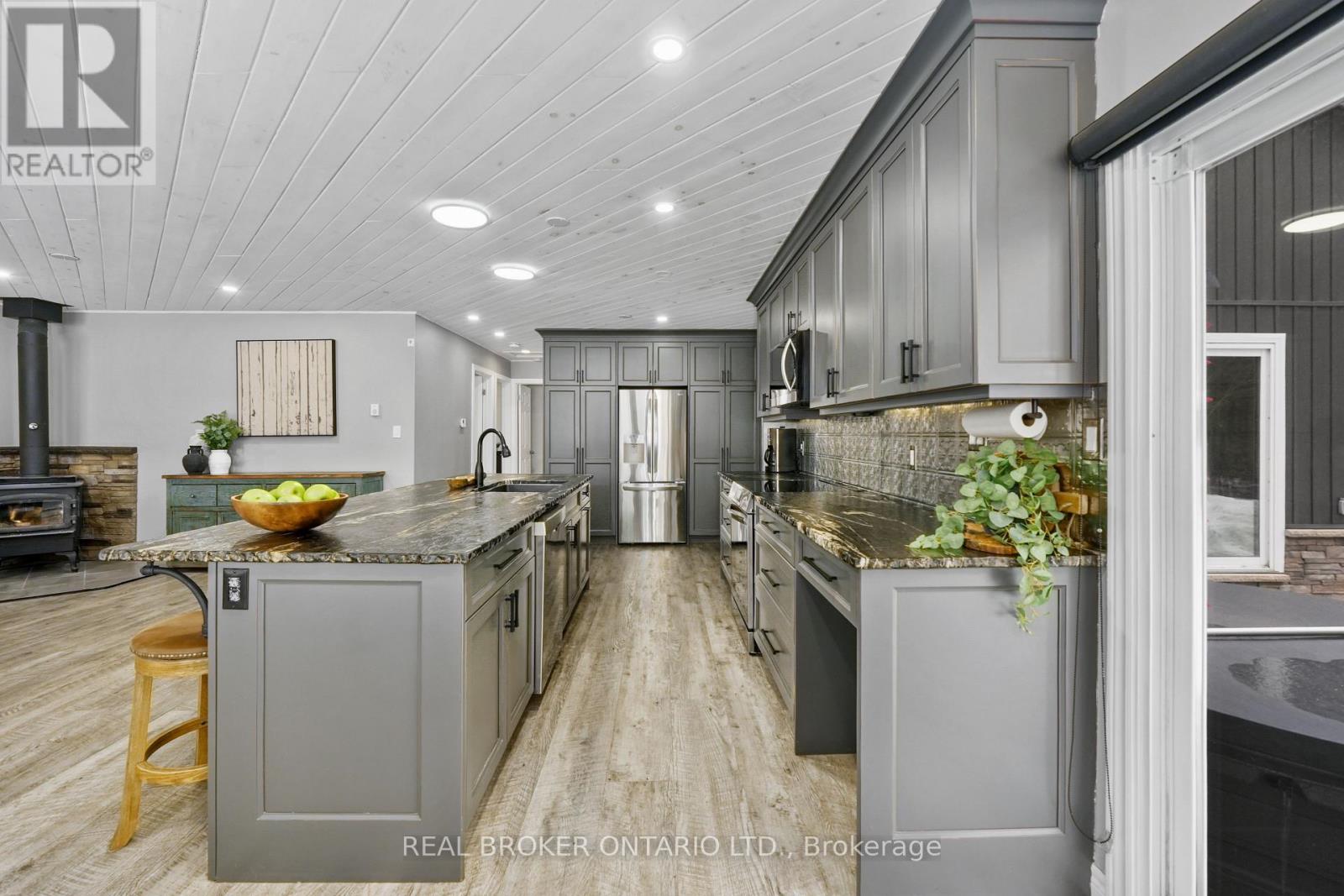 1109 Wilderness Island Trail W, Highlands East (Cardiff Ward), Ontario  K0L 1C0 - Photo 11 - X12883696