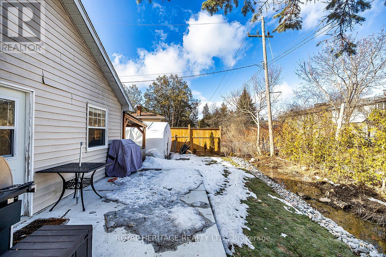 84 Nevin Avenue, Peterborough (Otonabee Ward 1), Ontario  K9J 6E8 - Photo 4 - X12883964