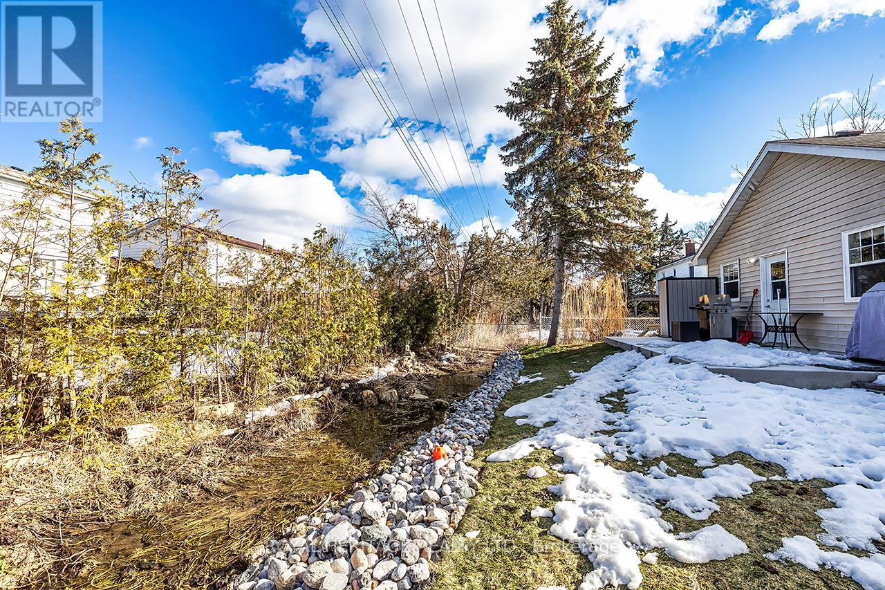 84 Nevin Avenue, Peterborough (Otonabee Ward 1), Ontario  K9J 6E8 - Photo 6 - X12883964