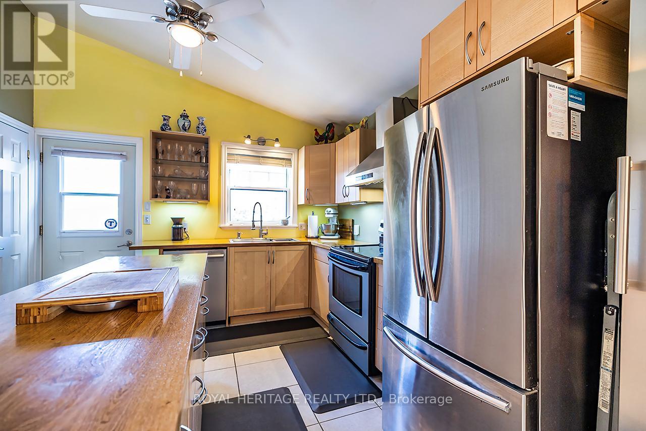 84 Nevin Avenue, Peterborough (Otonabee Ward 1), Ontario  K9J 6E8 - Photo 9 - X12883964