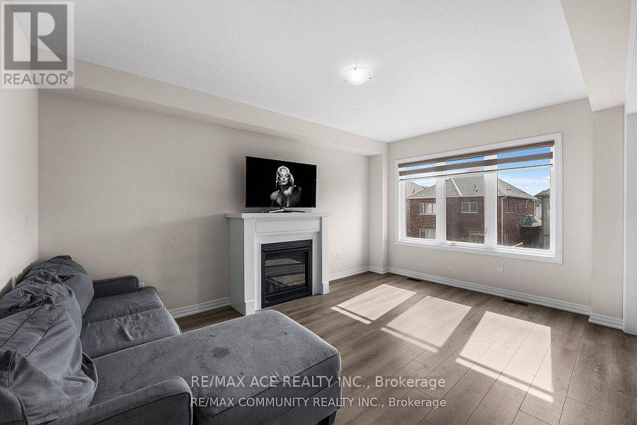 75 Ed Ewert Avenue, Clarington (Newcastle), Ontario  L1B 0W7 - Photo 11 - E12884850